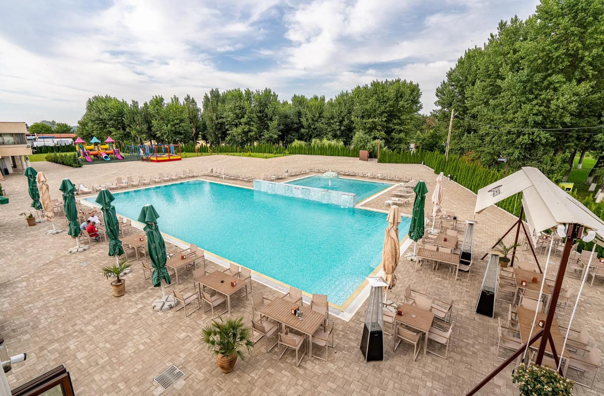 Swimming pool in RED CONFORT HOTEL Boutique