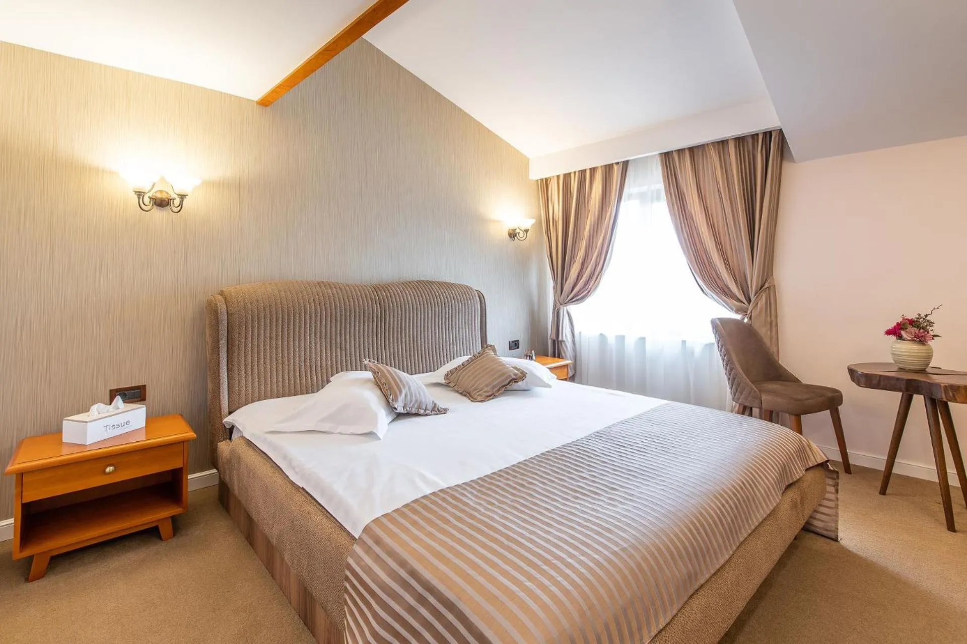 Bed in RED CONFORT HOTEL Boutique