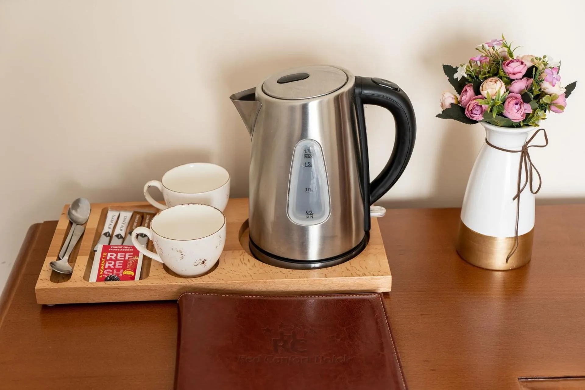 Coffee/tea facilities in RED CONFORT HOTEL Boutique