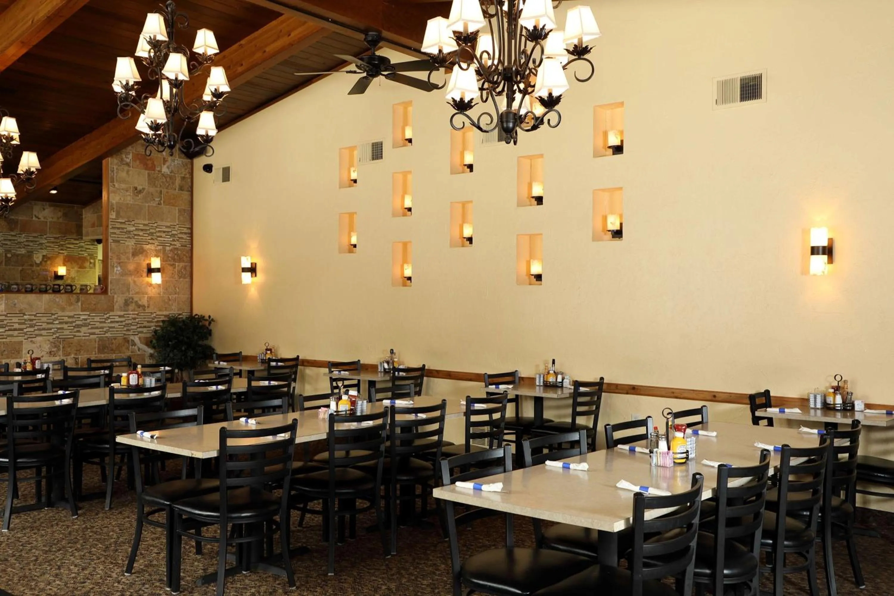 Restaurant/places to eat in Northern Lights Inn Rugby