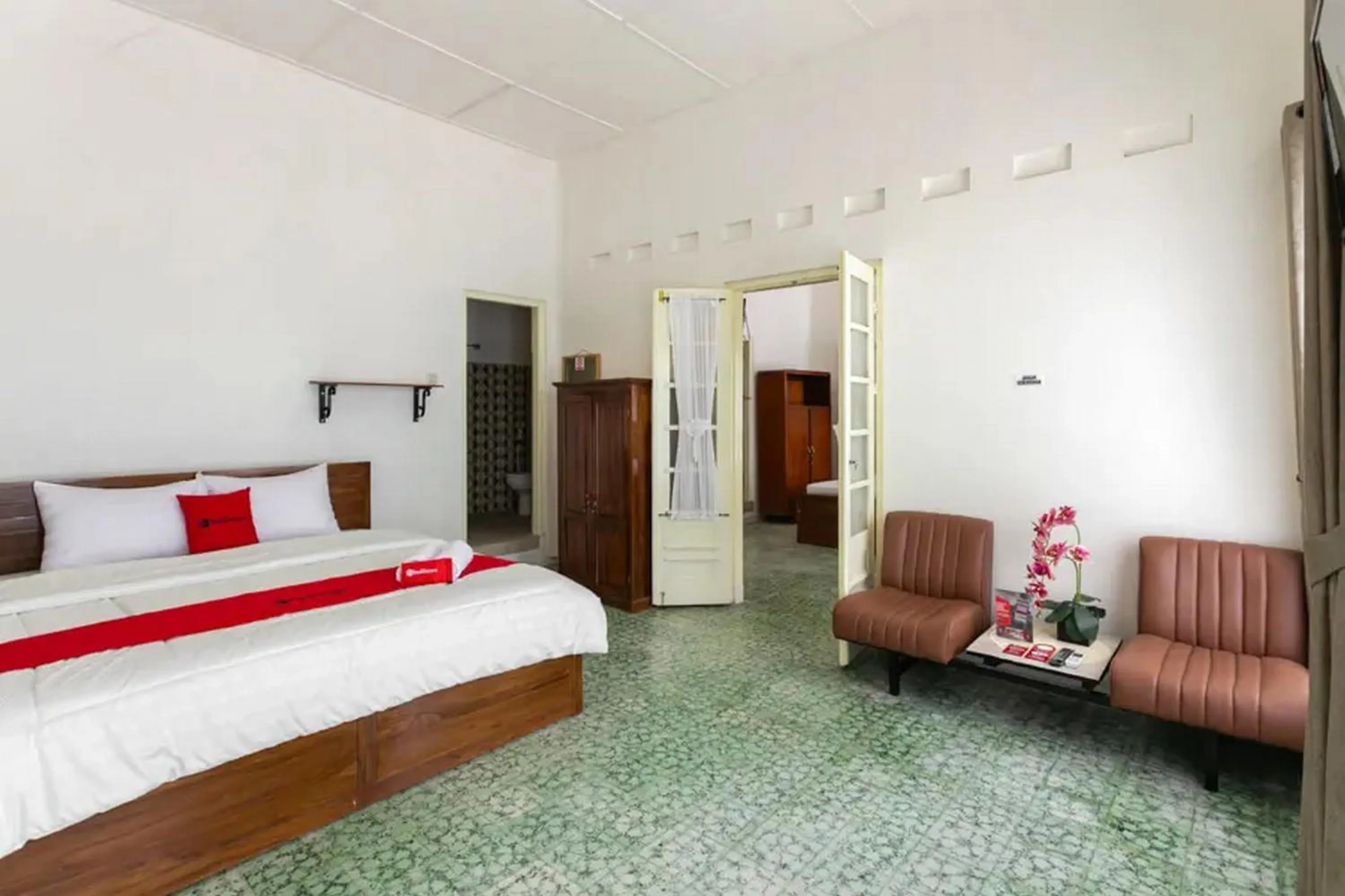 Bed in RedDoorz Syariah near Titik Nol Yogyakarta