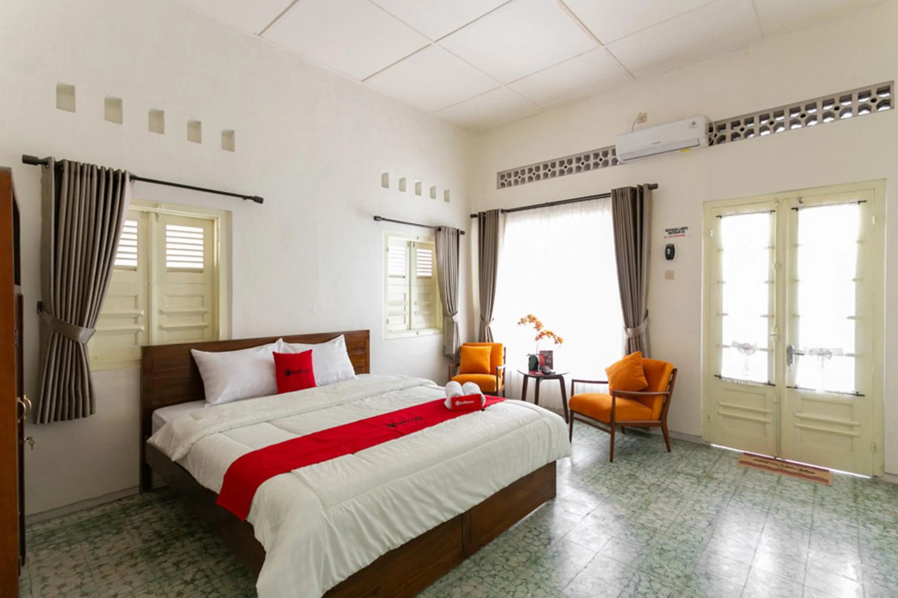 Bed in RedDoorz Syariah near Titik Nol Yogyakarta