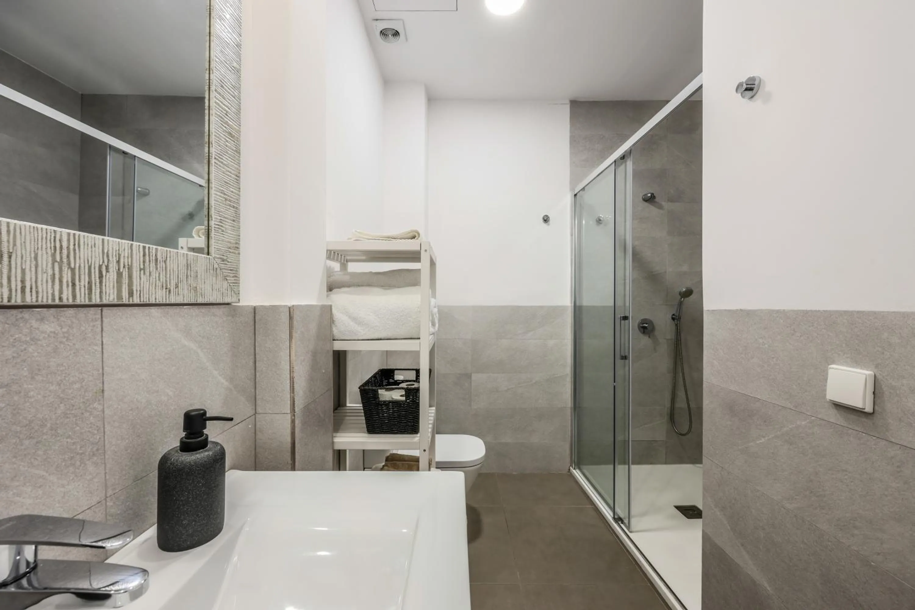 Shower in AmazINN Collection Valencia Centro EVI