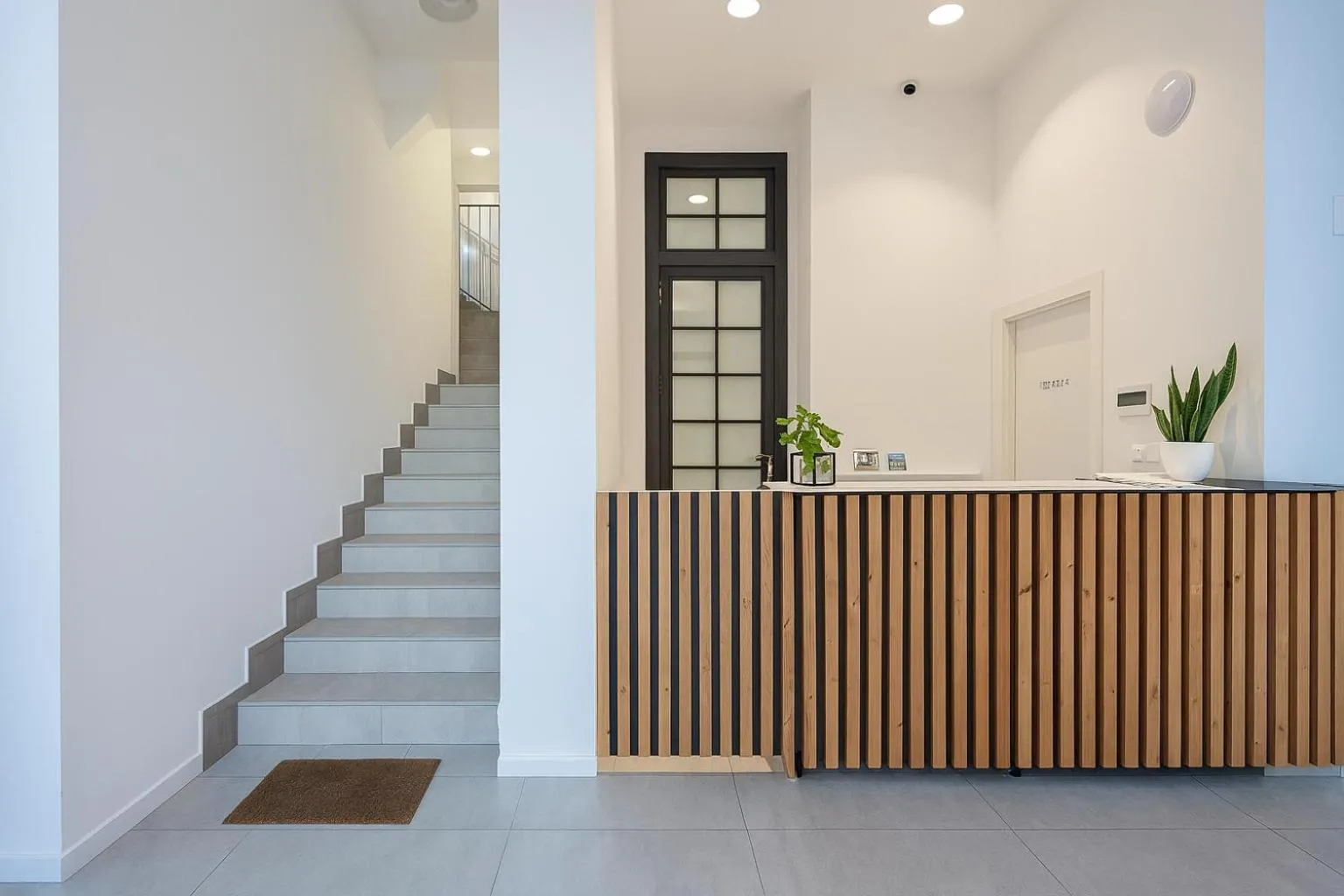 Lobby or reception in AmazINN Collection Valencia Centro EVI