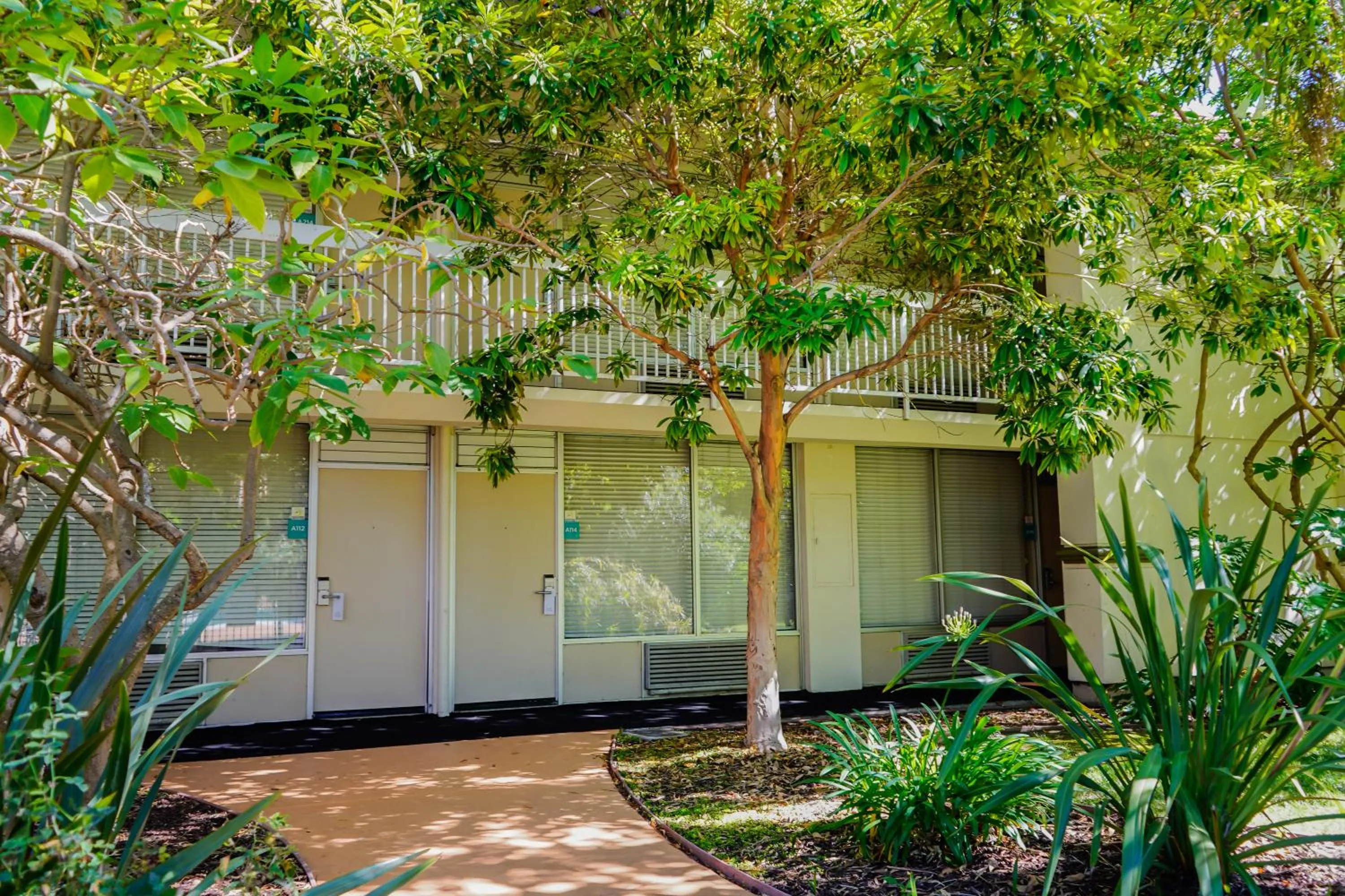 Property building in Uptown Oasis San Jose Airport & Silicon Valley