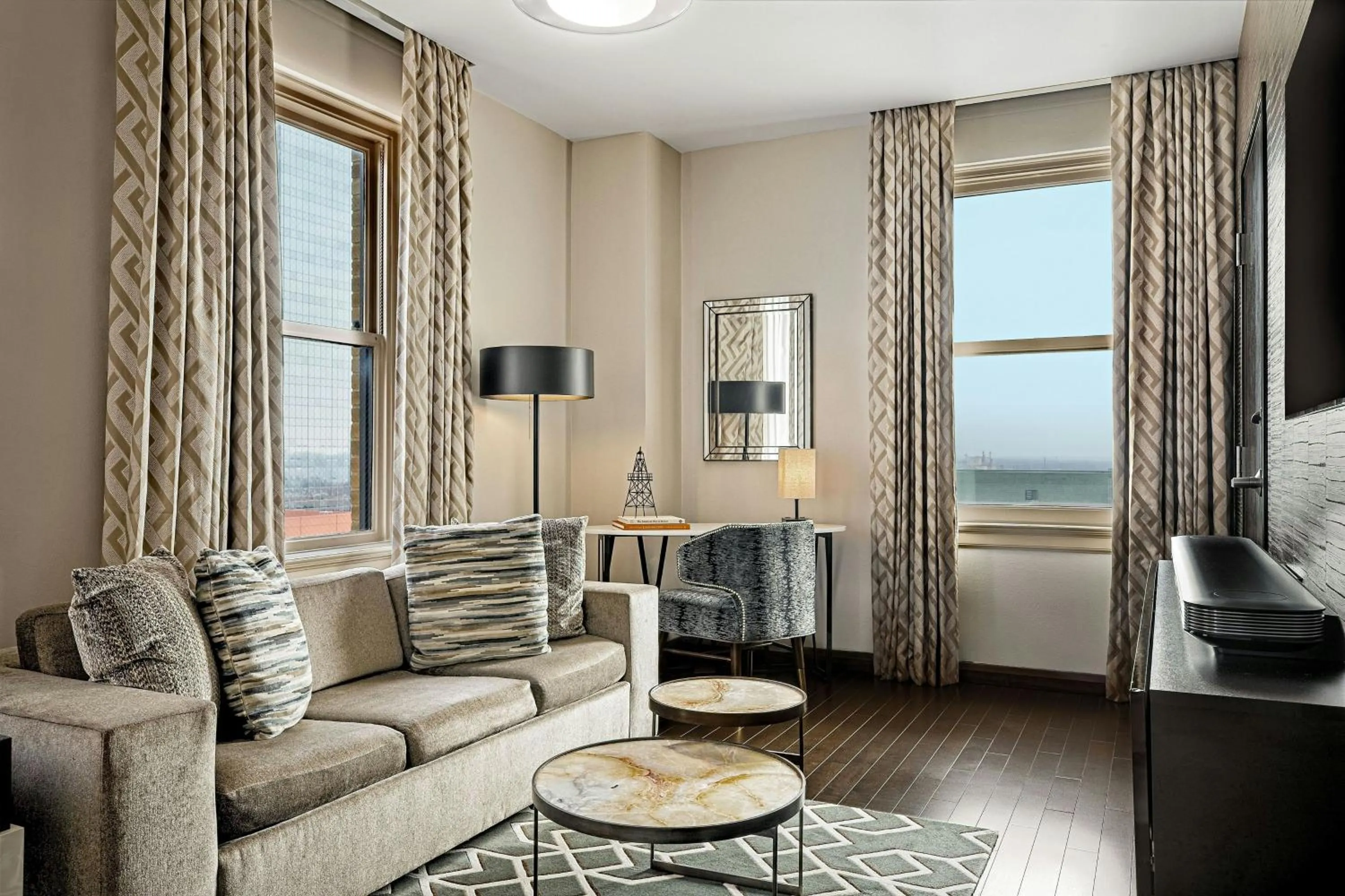 Living room in The Sinclair, Autograph Collection