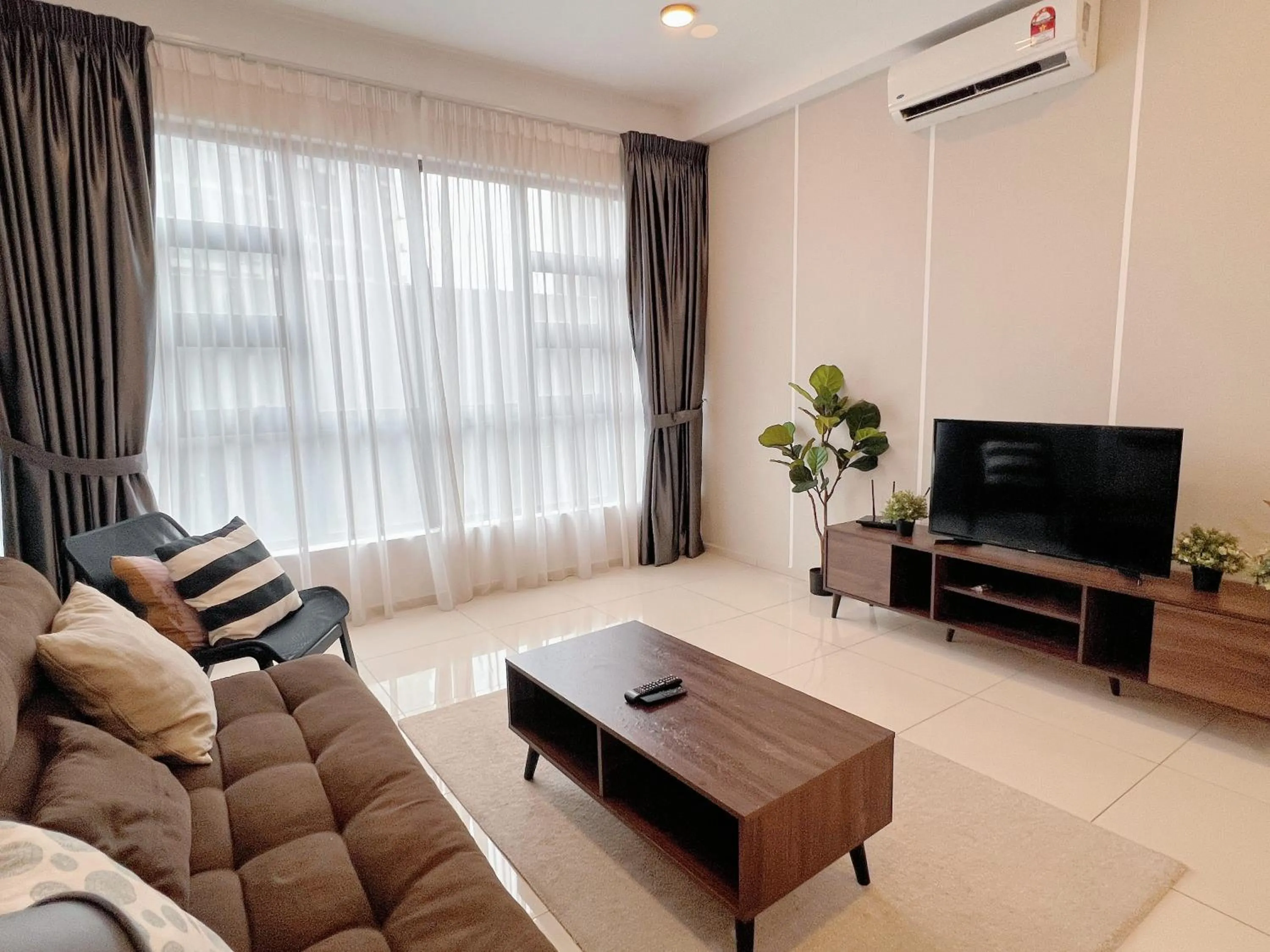 TV and multimedia in Ekocheras Suite by MOKA at CHERAS