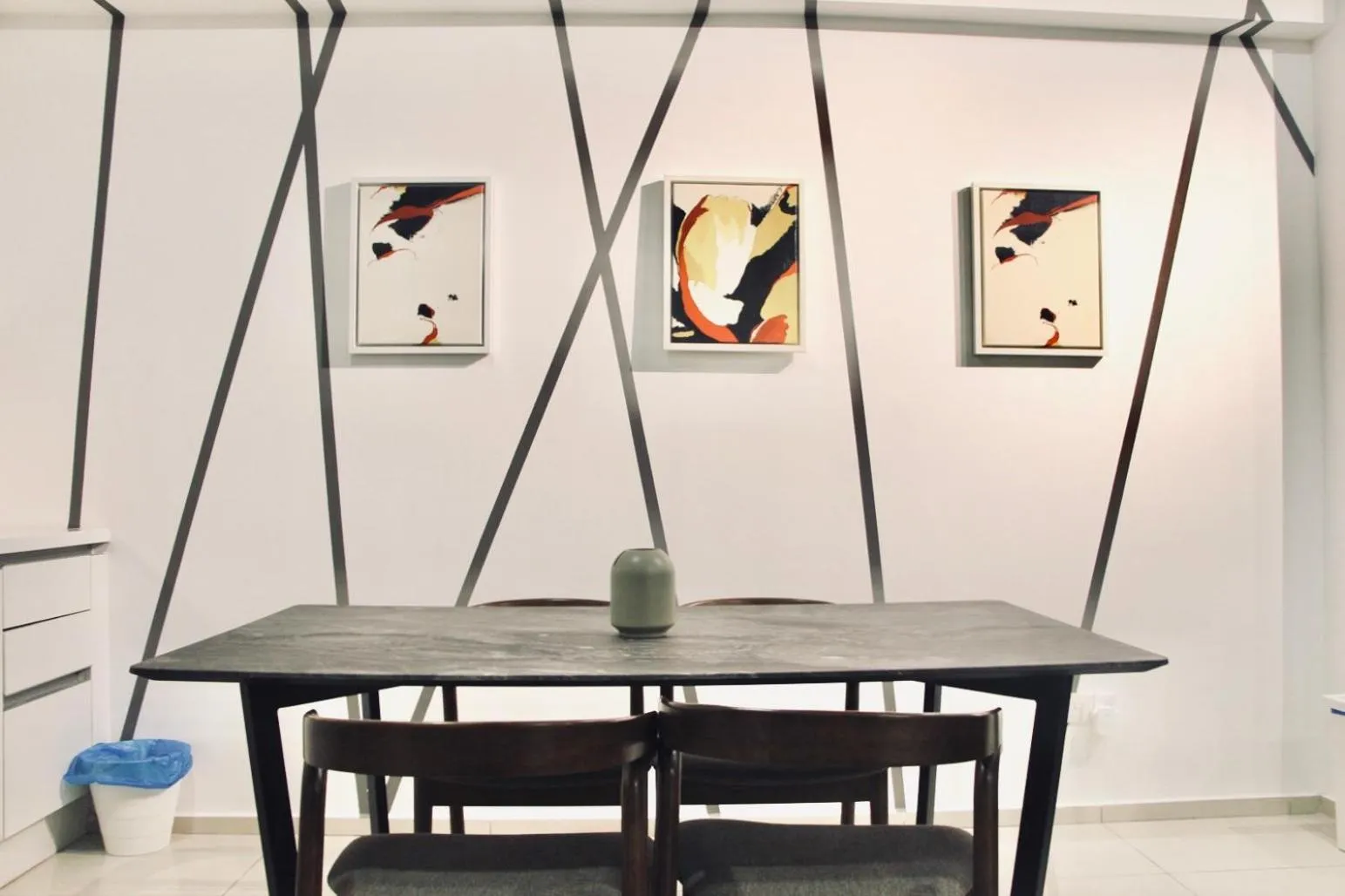 Dining area in Ekocheras Suite by MOKA at CHERAS