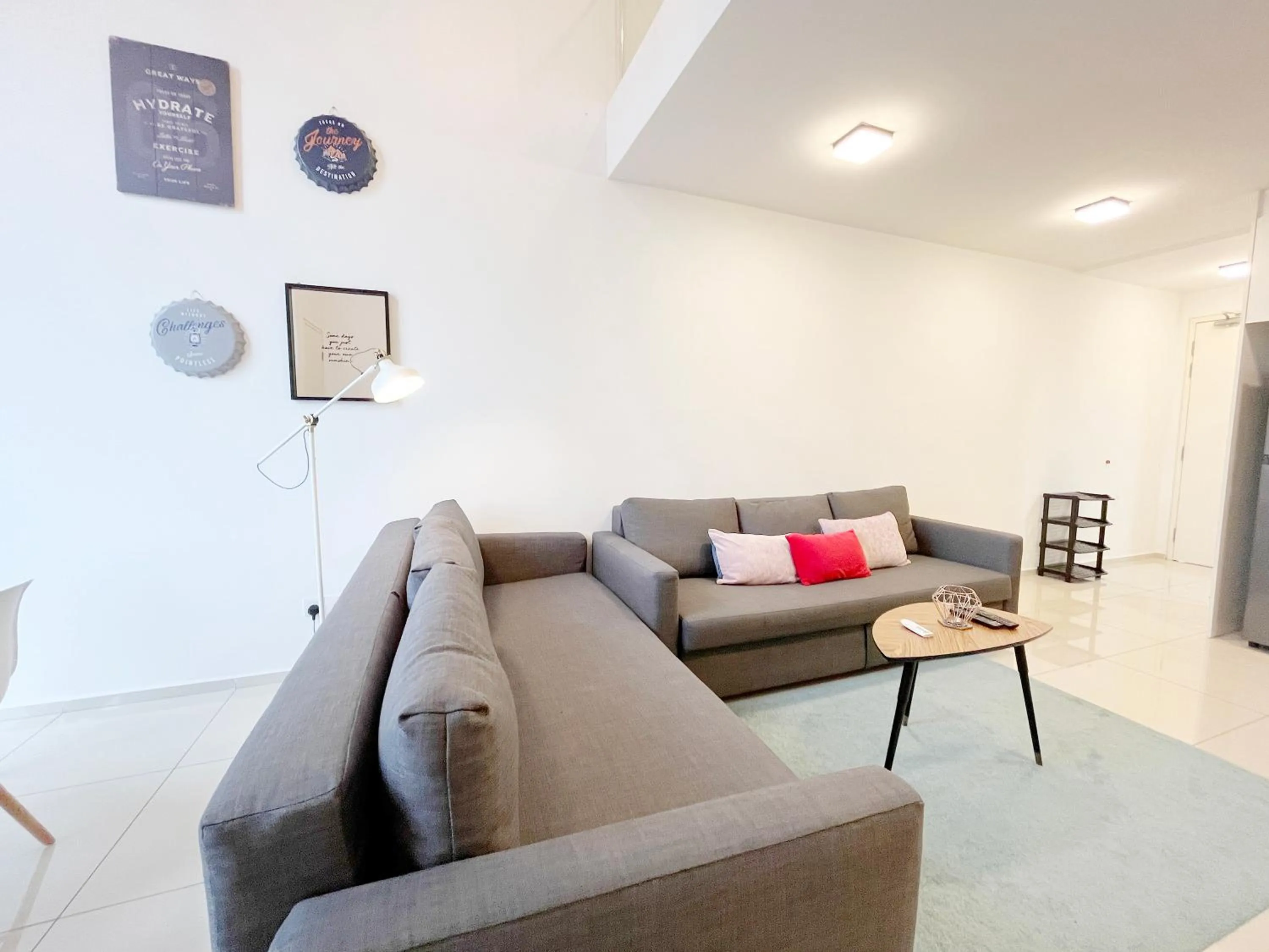 Living room in Ekocheras Suite by MOKA at CHERAS