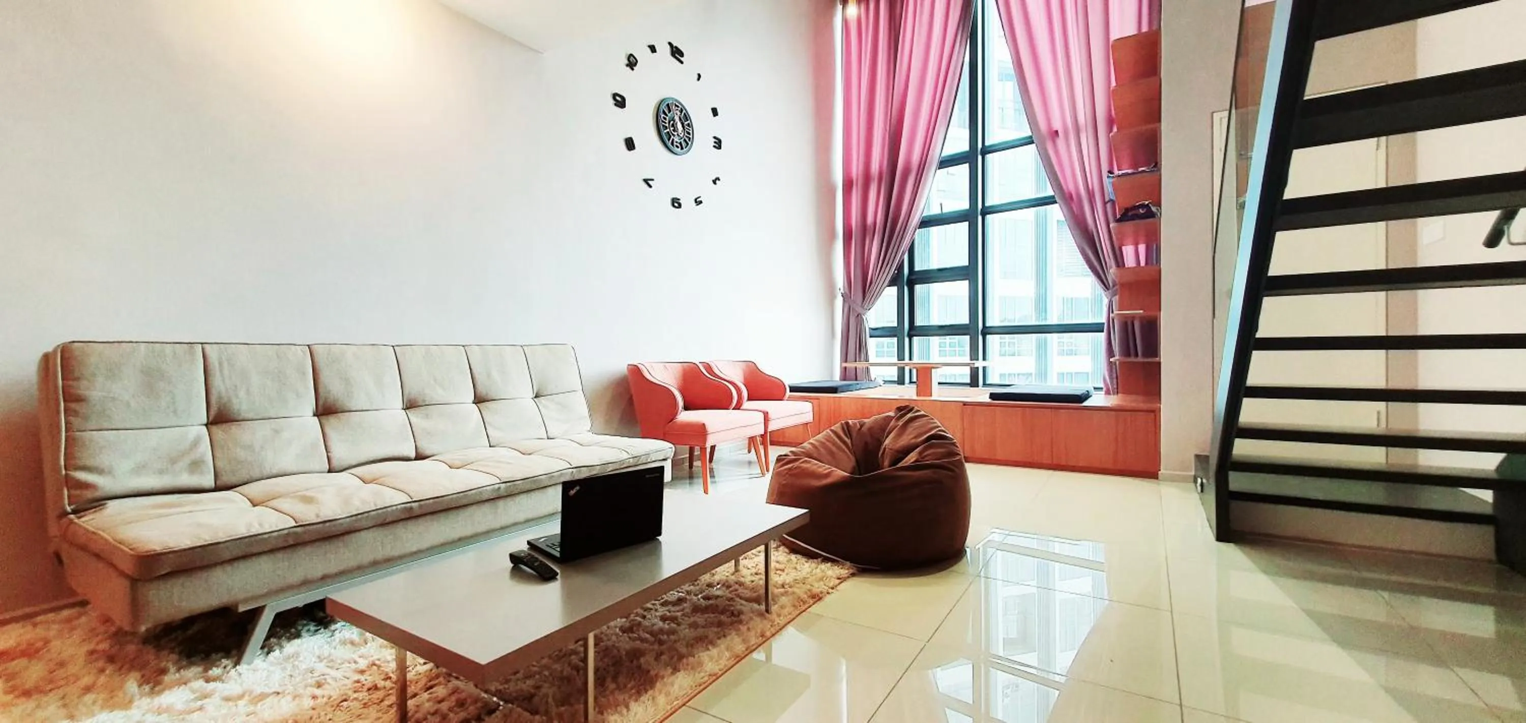 Living room in Ekocheras Suite by MOKA at CHERAS