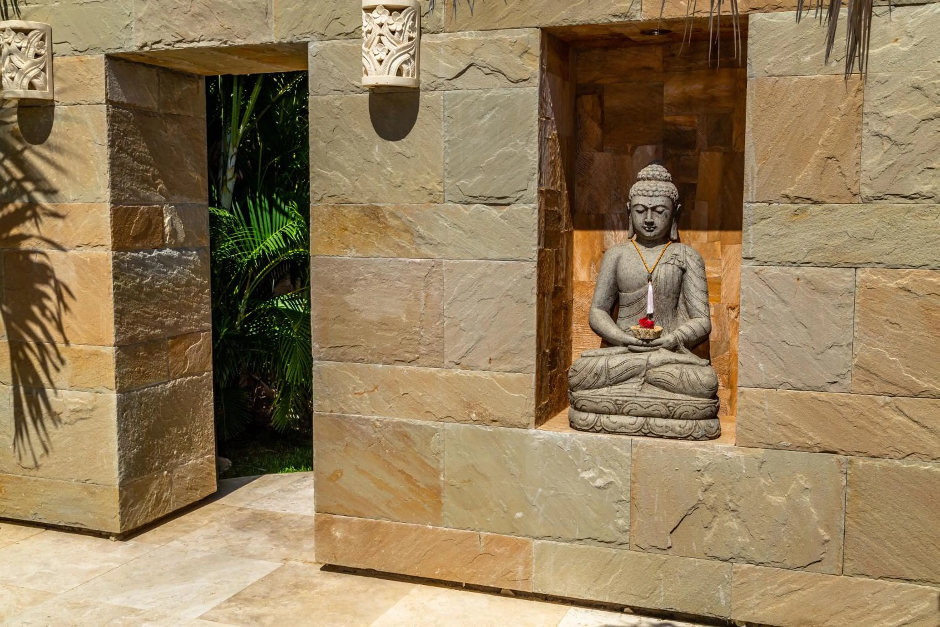 Facade/entrance in DCO Suites Lounge & Spa