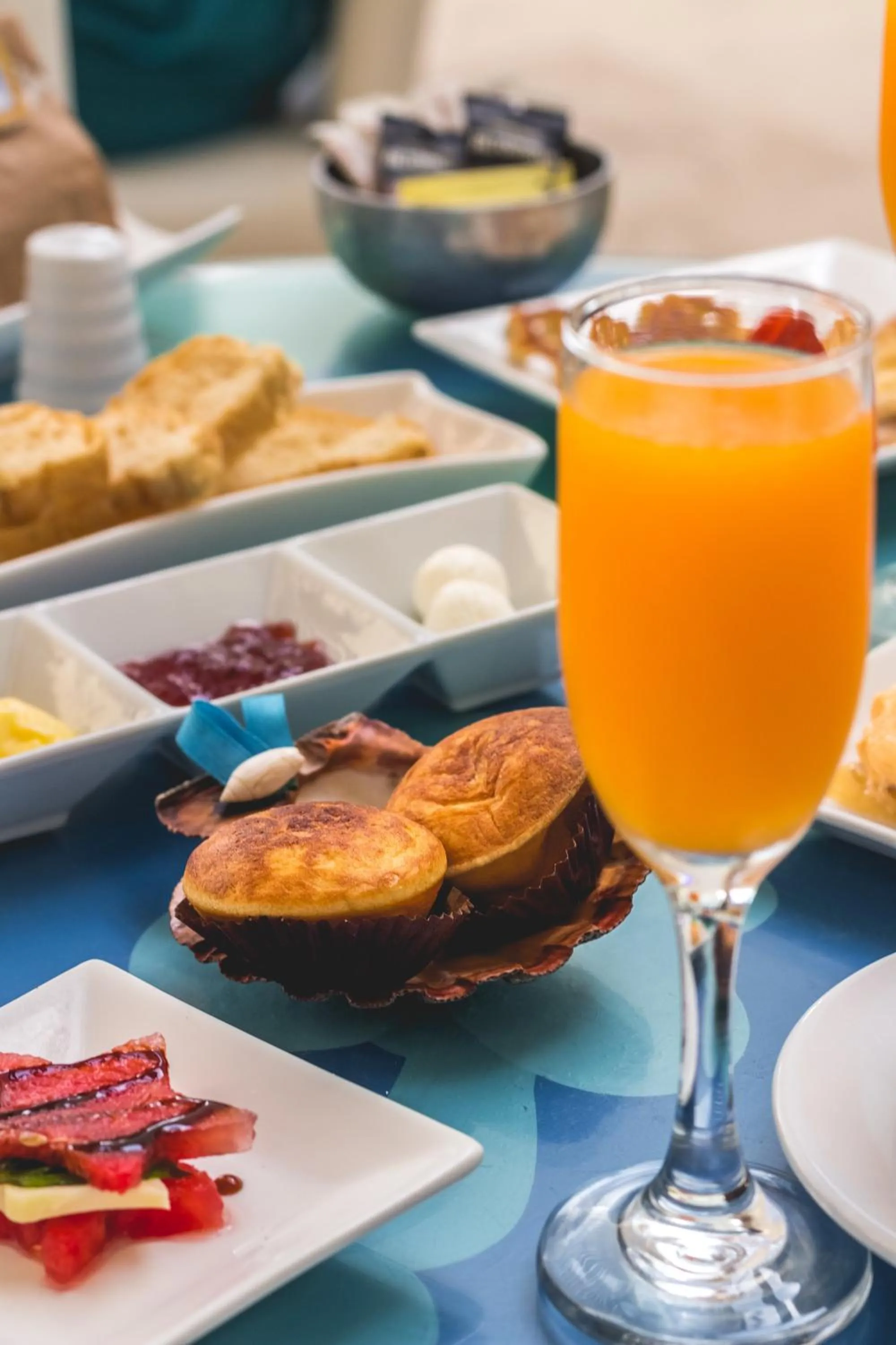 Restaurant/places to eat in DCO Suites Lounge & Spa