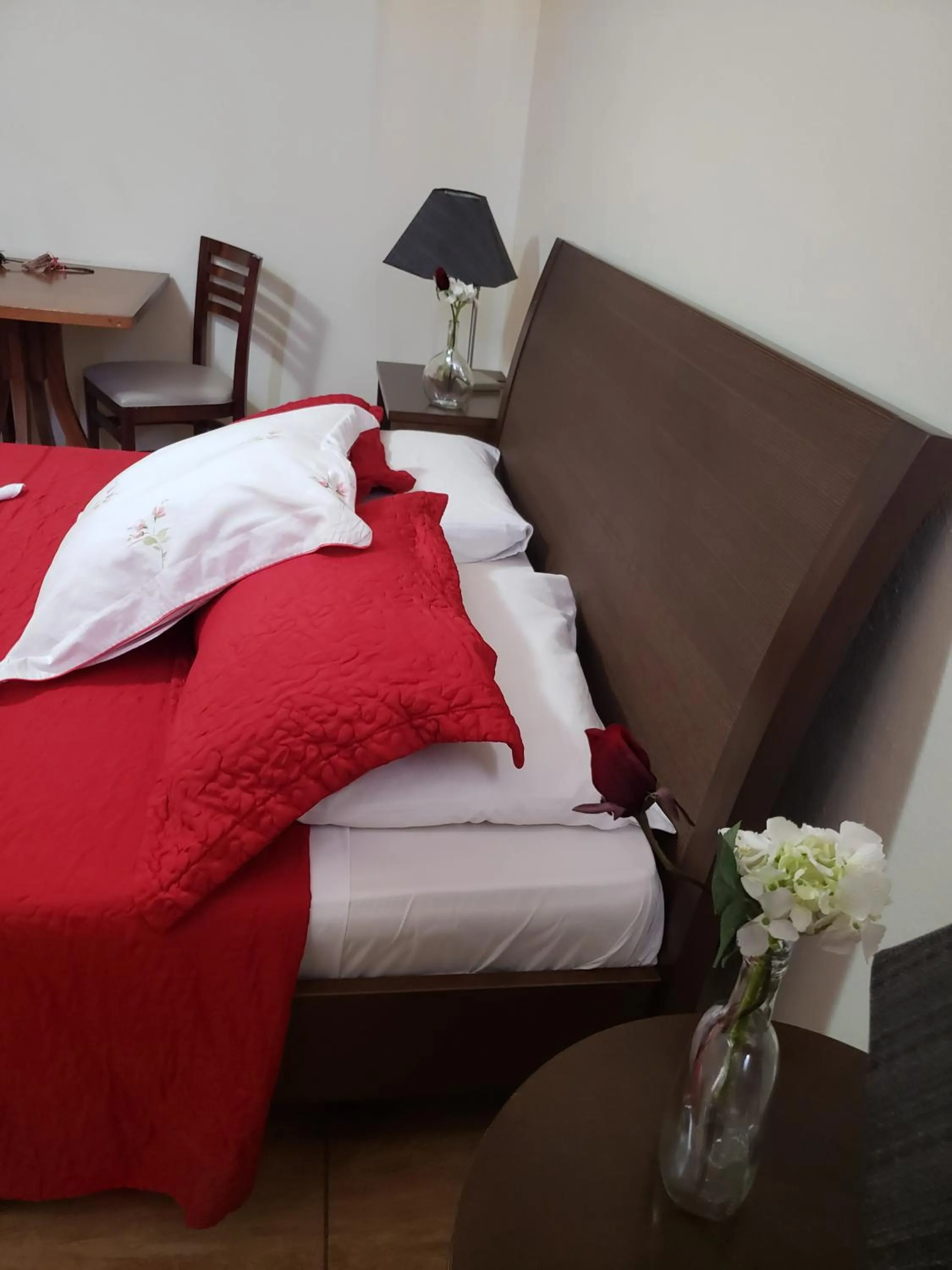 Bed in Grand Enio Hotel e Cantina