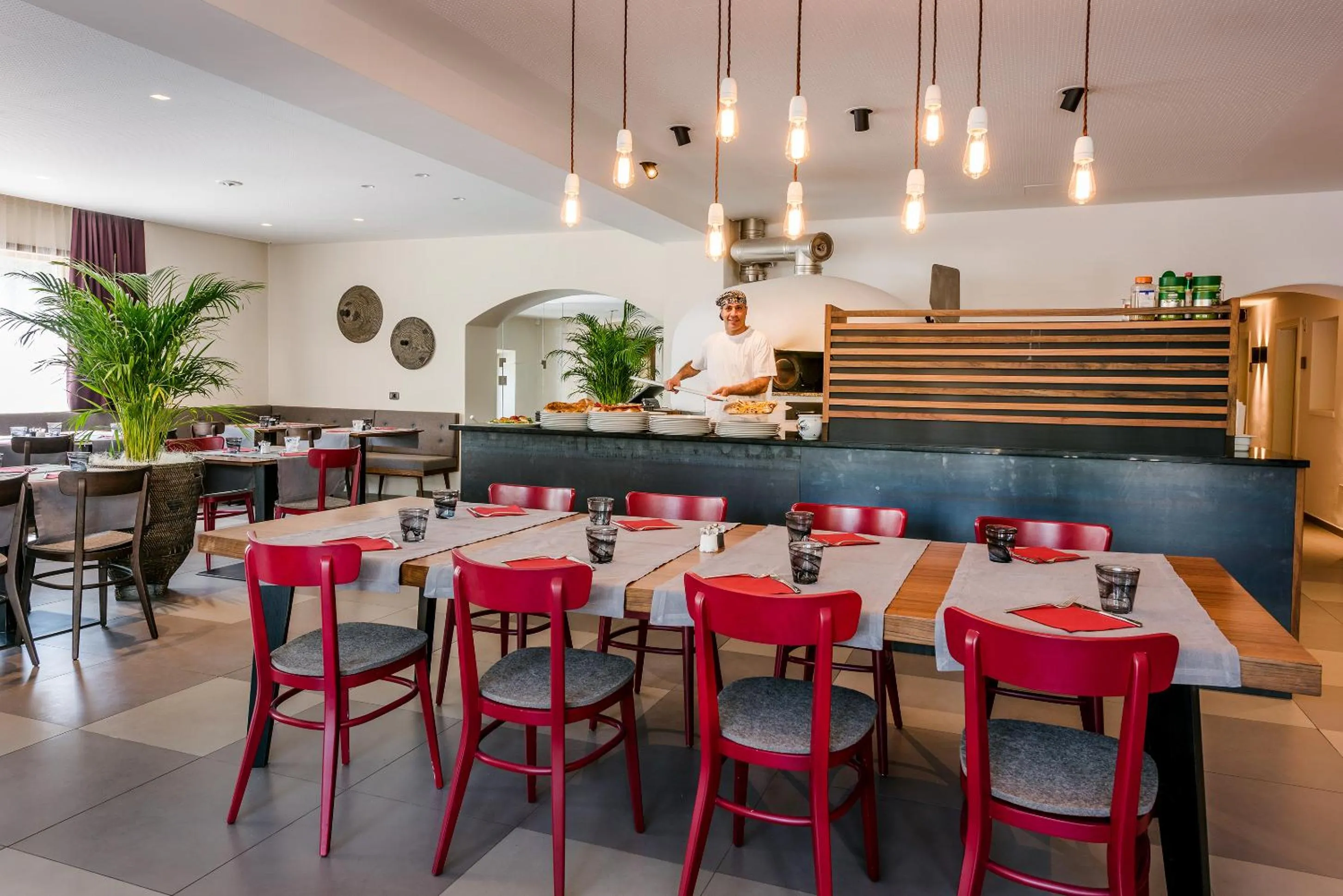 Restaurant/places to eat in Botango