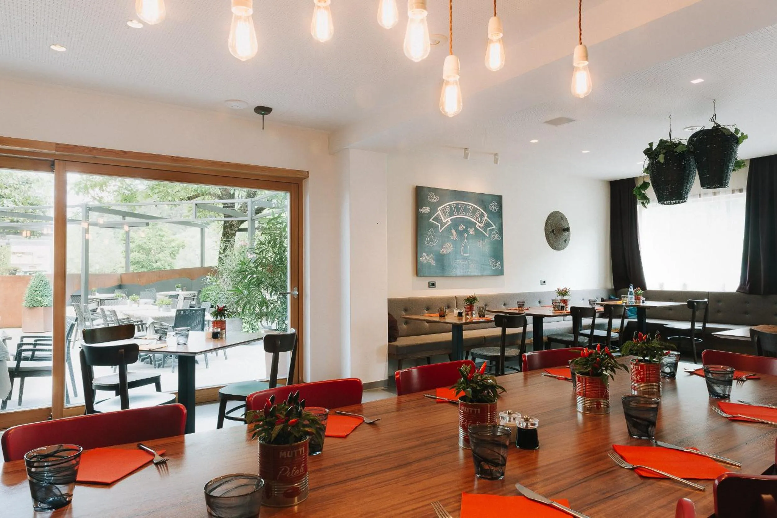 Restaurant/places to eat in Botango