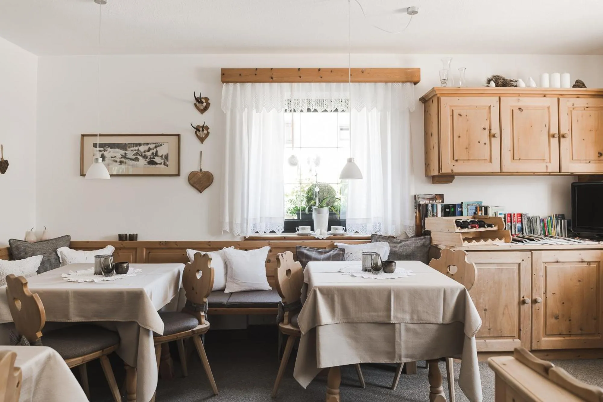 Communal lounge/ TV room in Garni Hotel Platzer