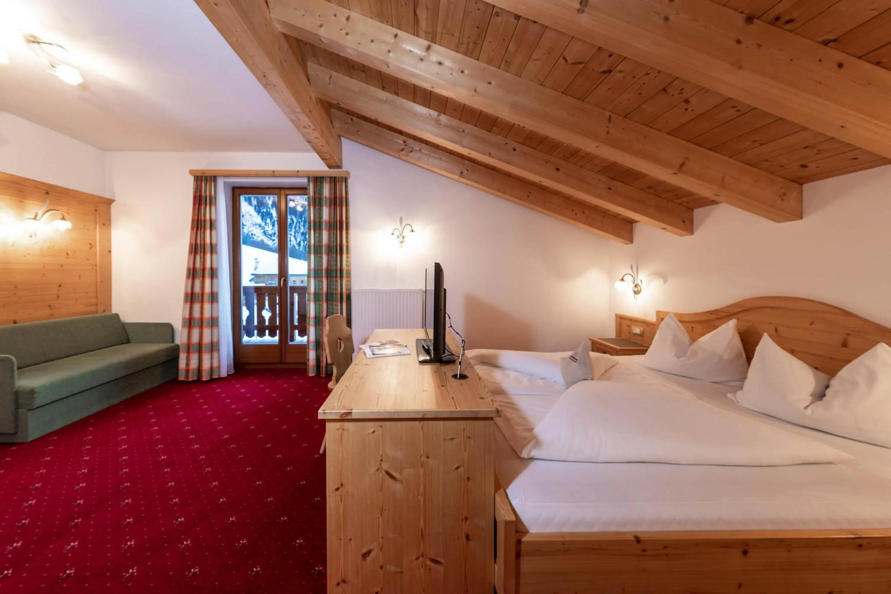 Photo of the whole room, Bed in Almhotel Glieshof