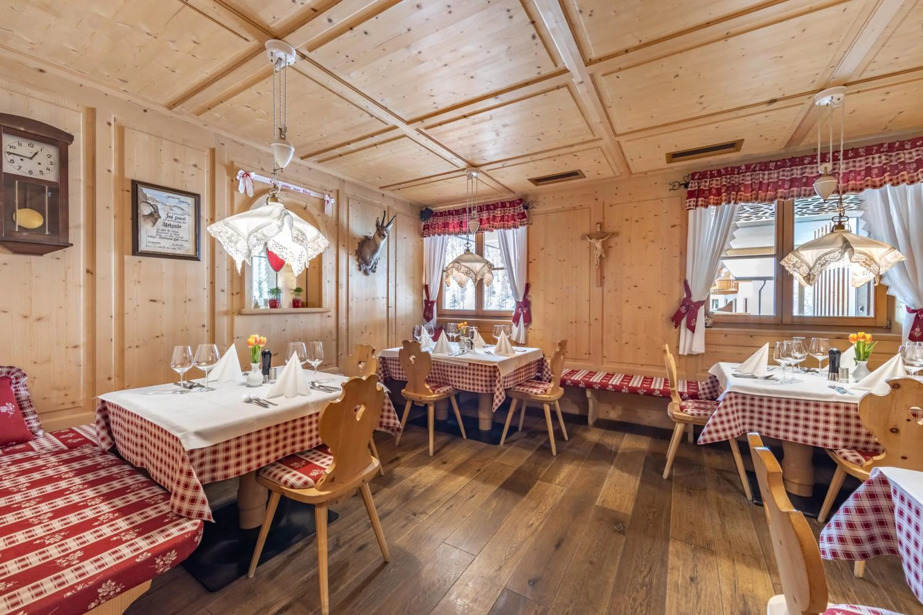 Restaurant/places to eat in Almhotel Glieshof