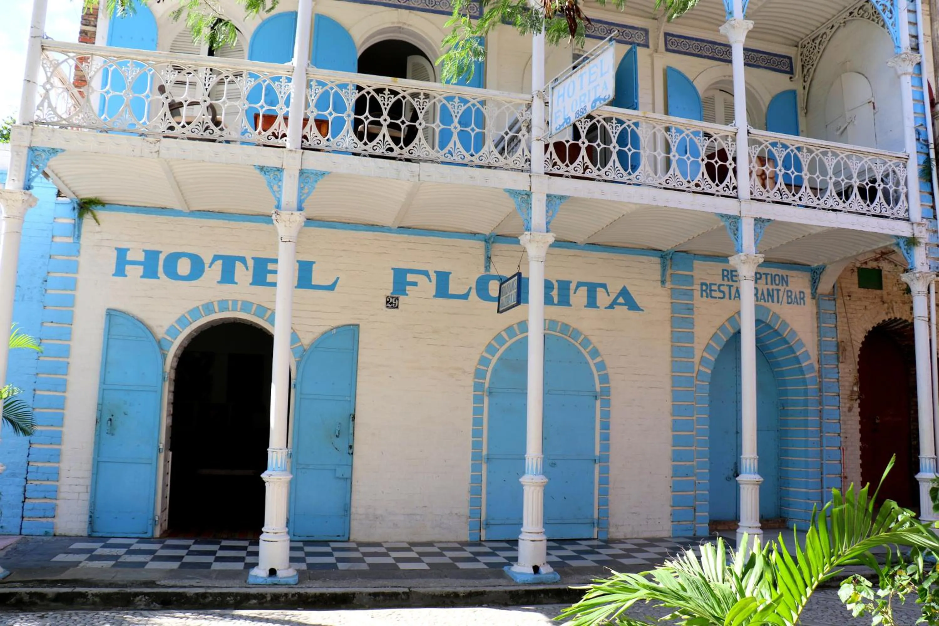 Property building in hotel florita