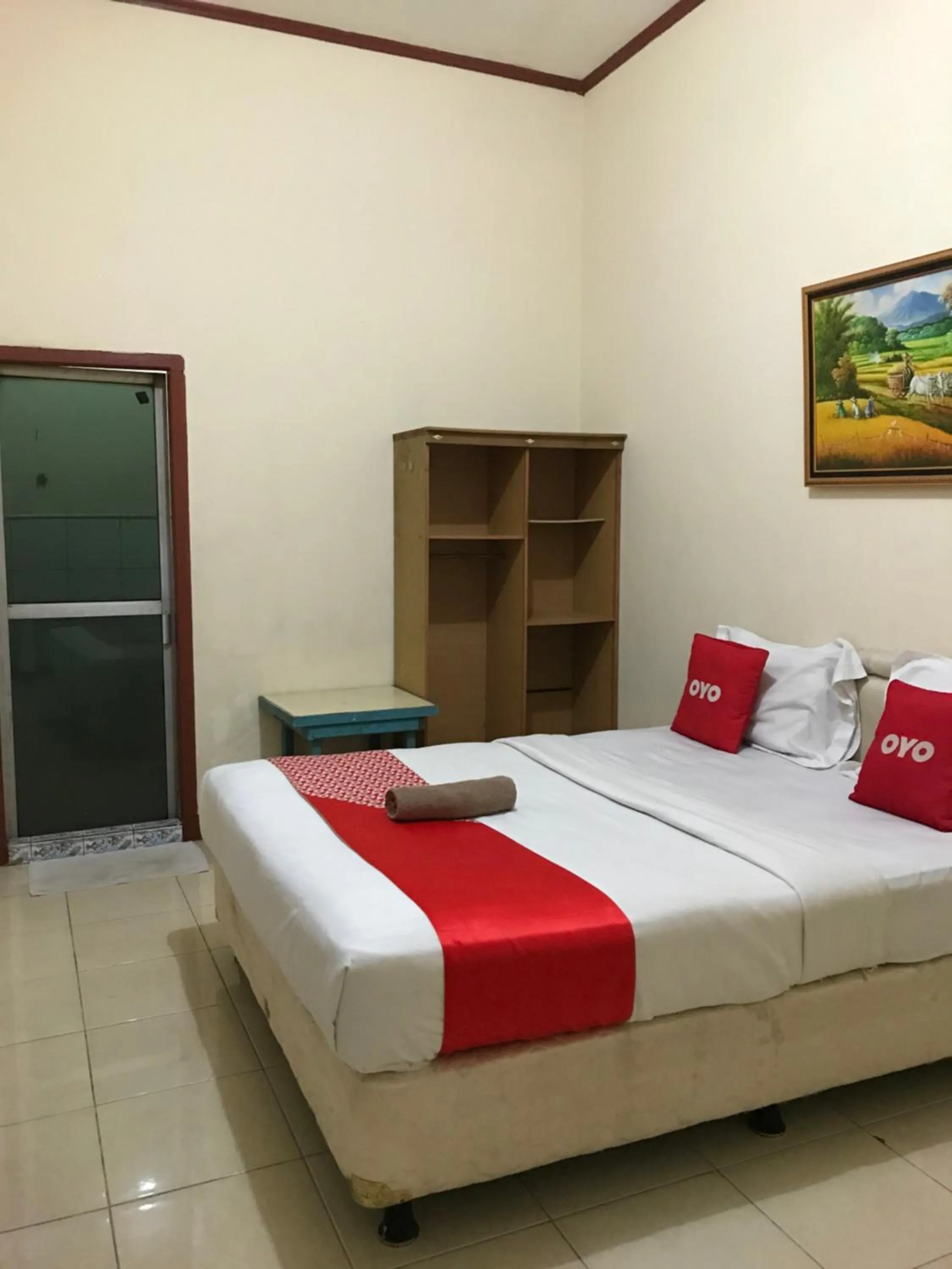 Bedroom in OYO 2177 Trikora Indah Residence