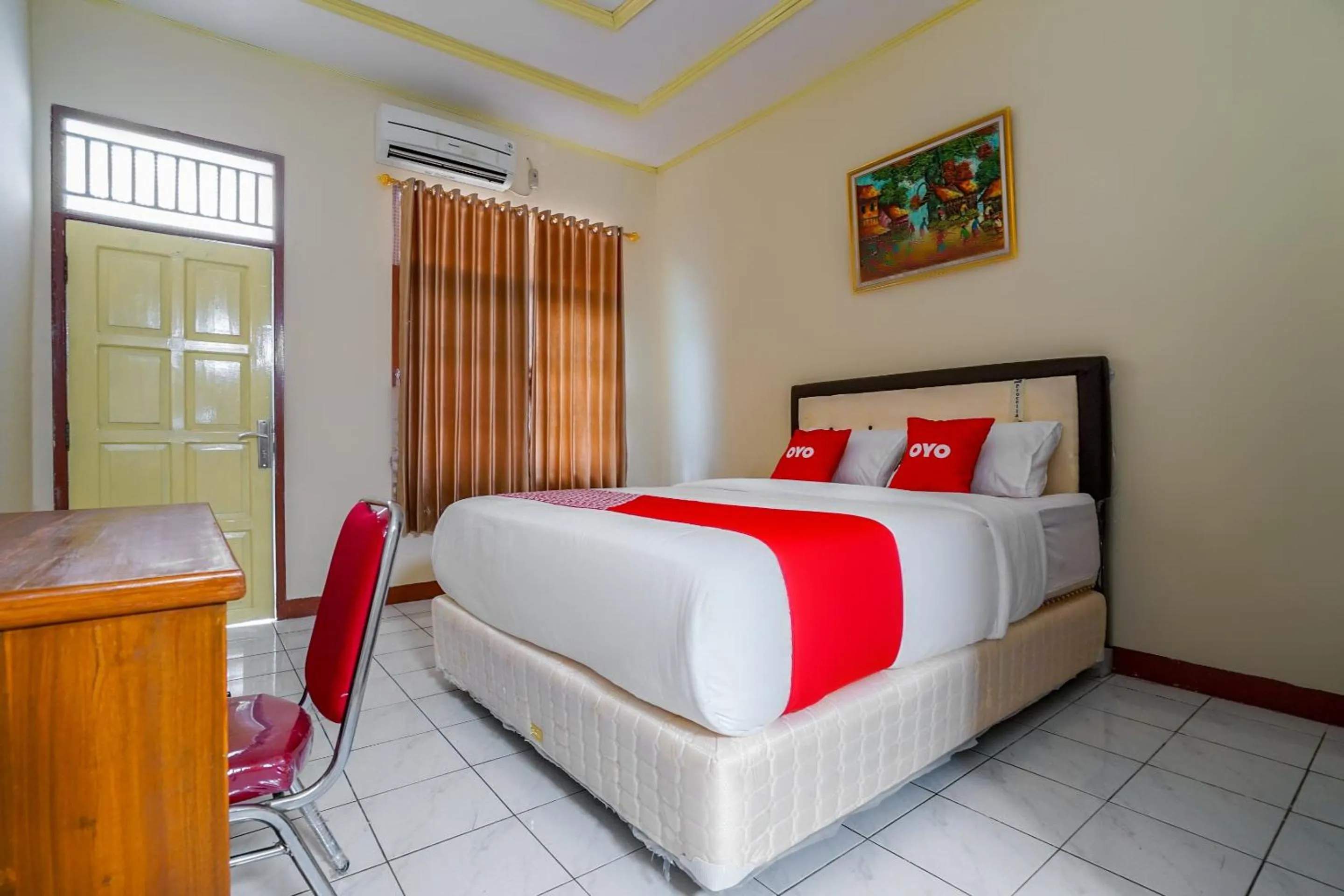 Bedroom in OYO 2177 Trikora Indah Residence