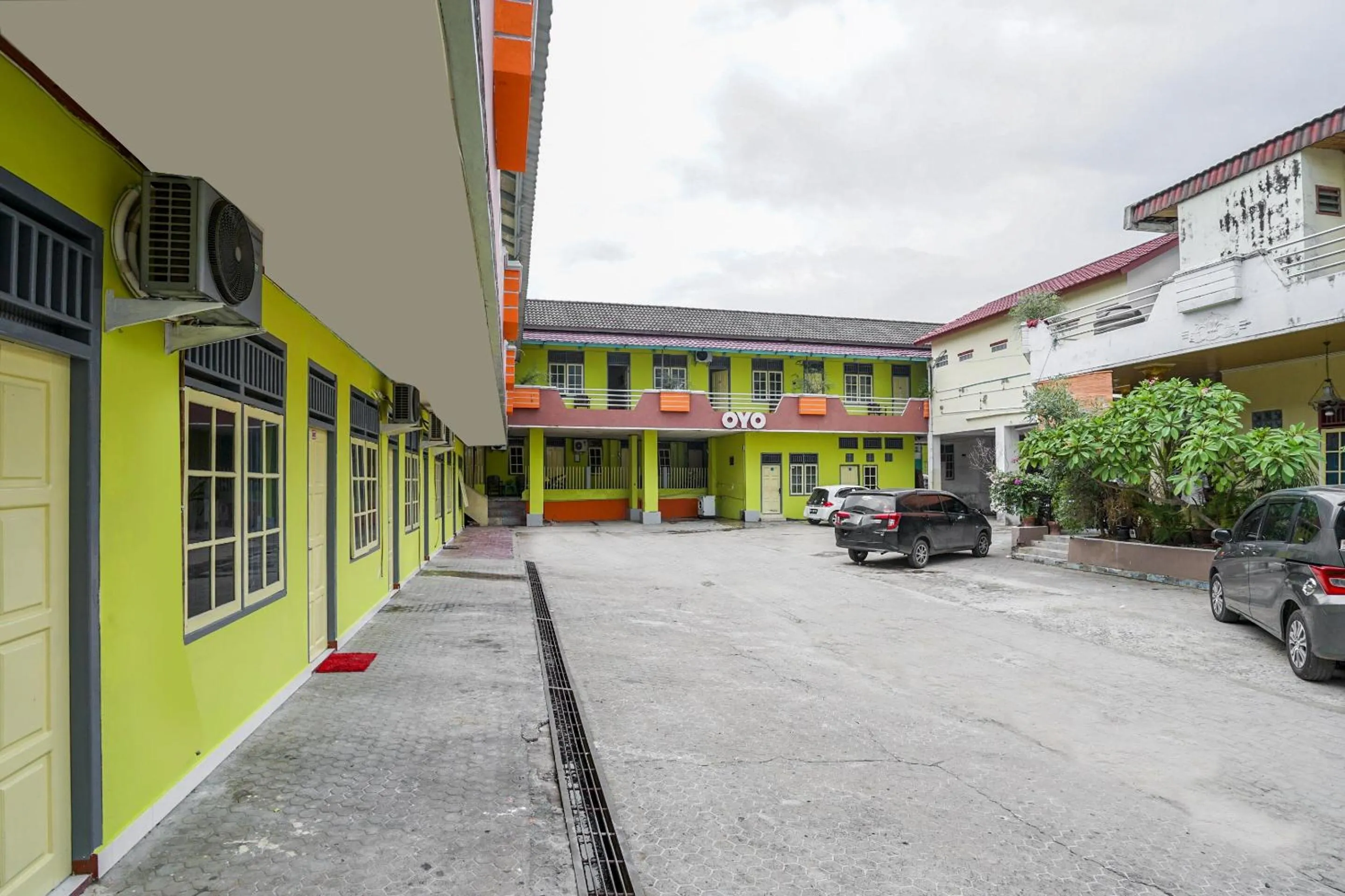 On site in OYO 2177 Trikora Indah Residence