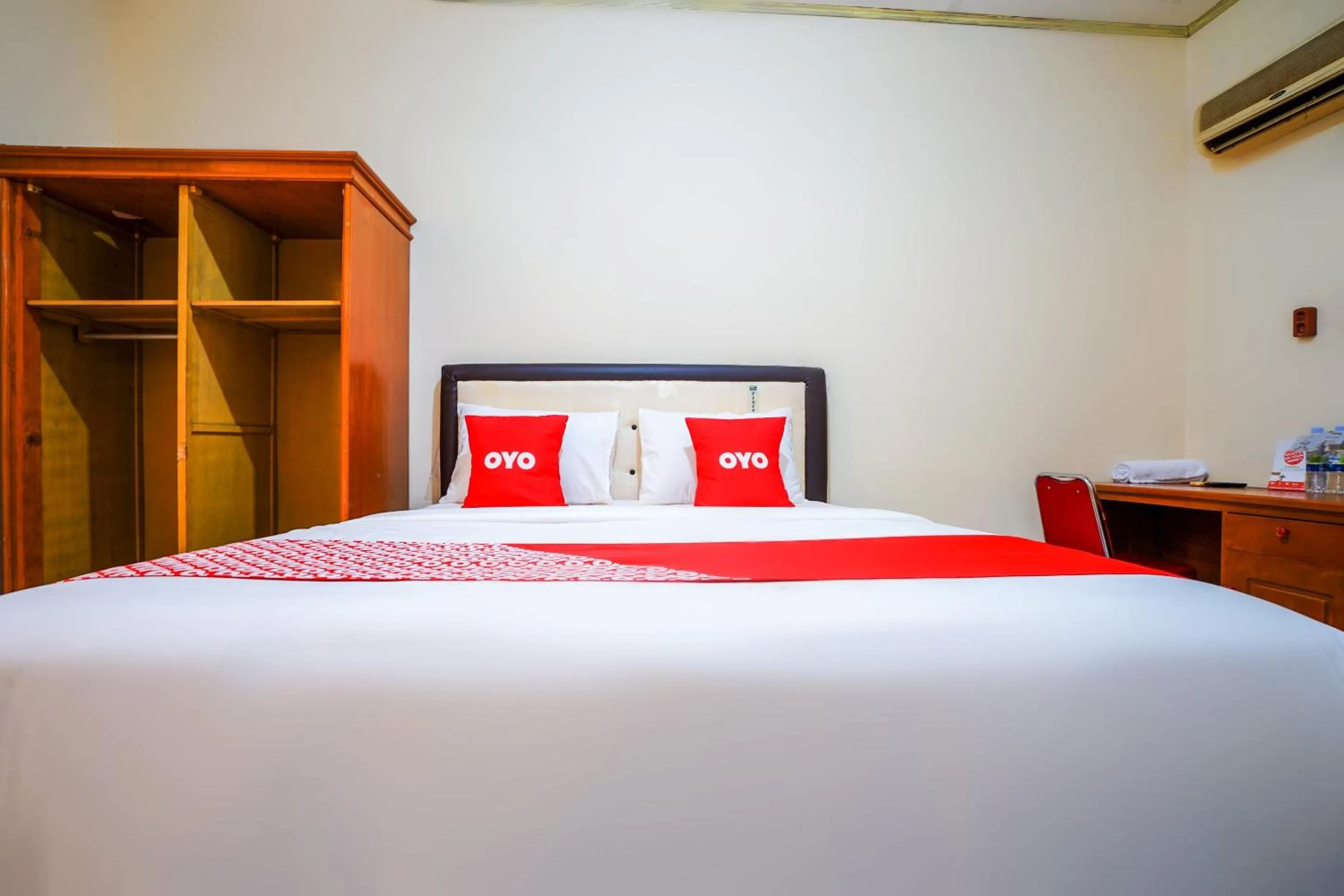 Bedroom in OYO 2177 Trikora Indah Residence