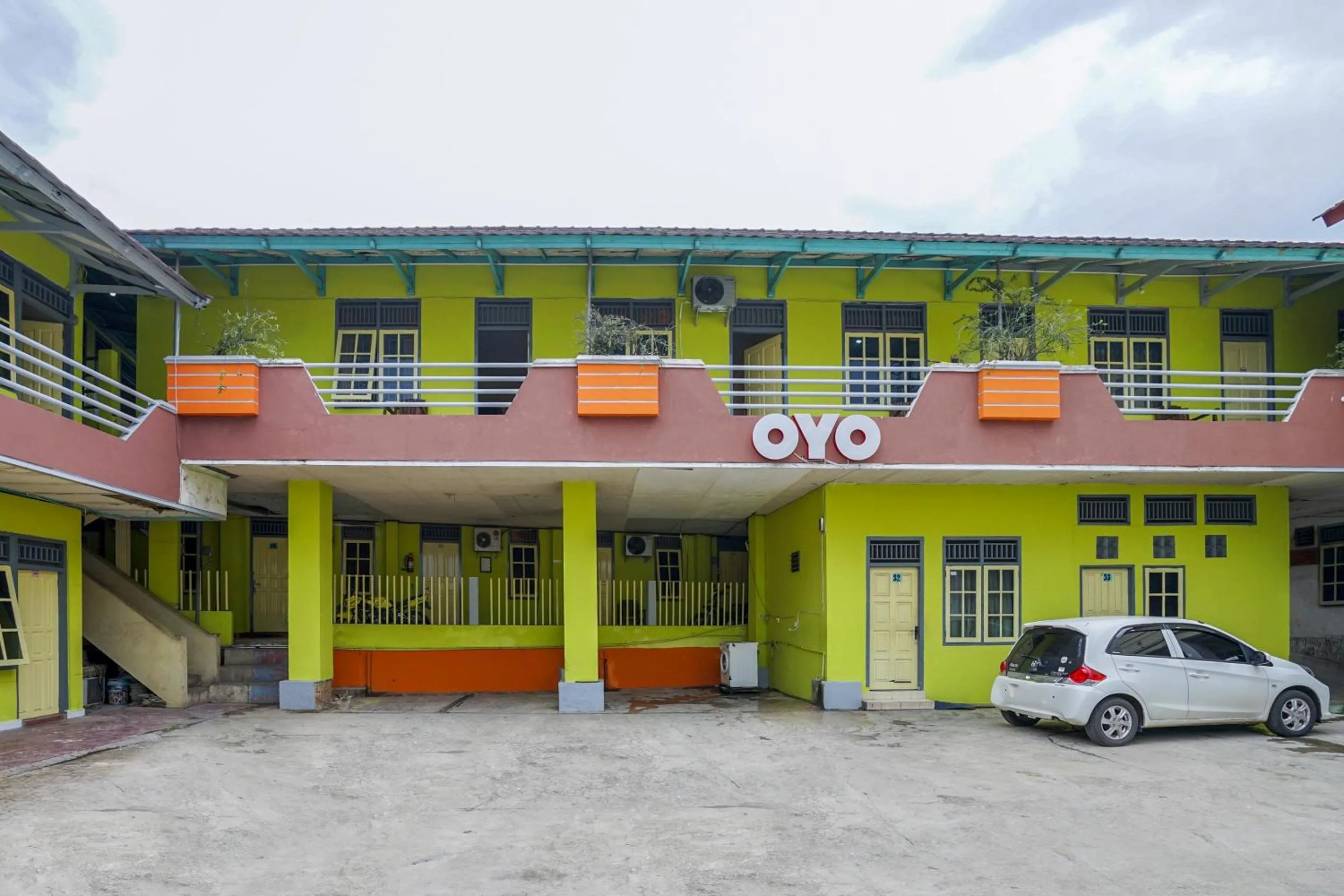 Facade/entrance in OYO 2177 Trikora Indah Residence