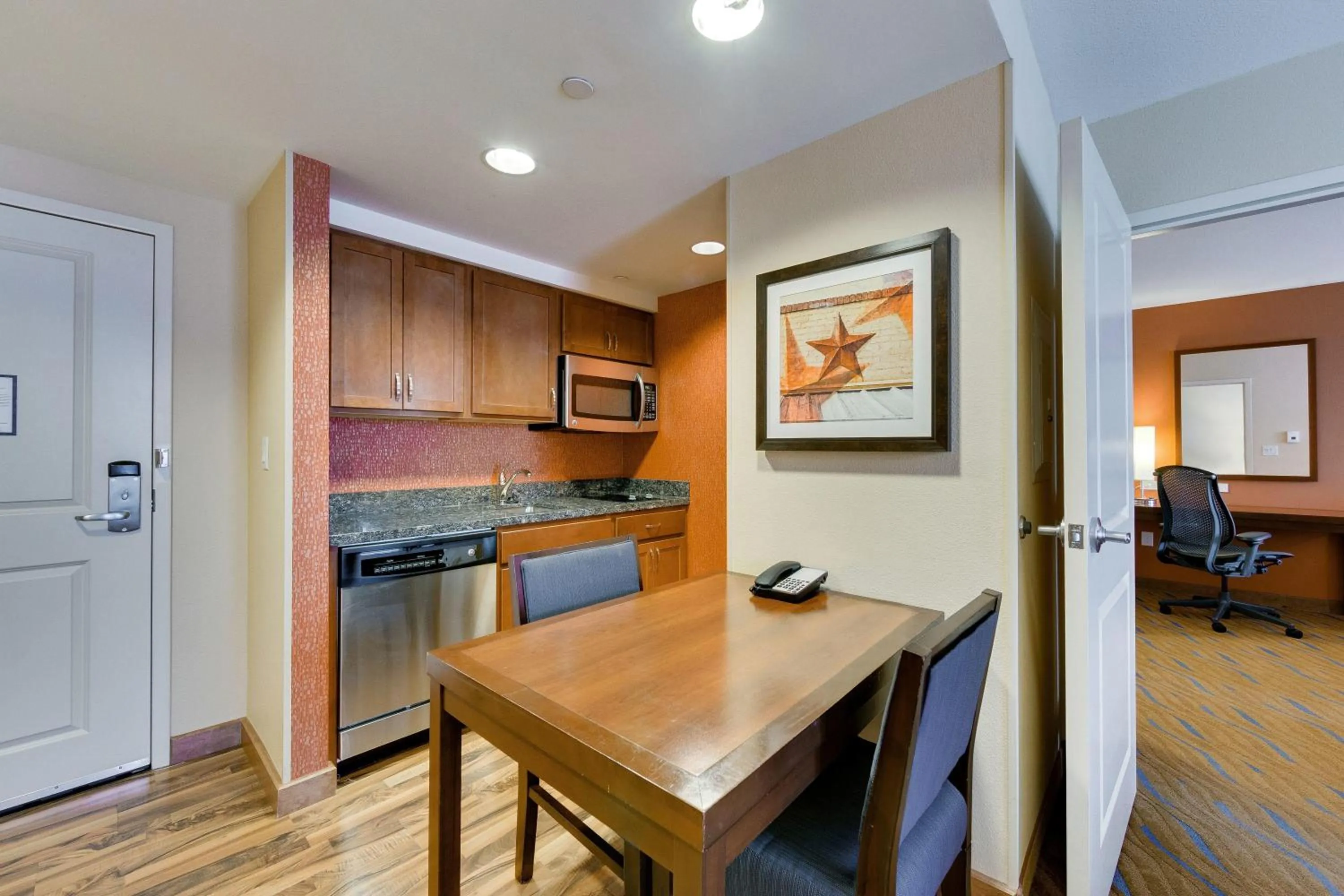 Kitchen or kitchenette in Homewood Suites by Hilton Fort Worth Medical Center