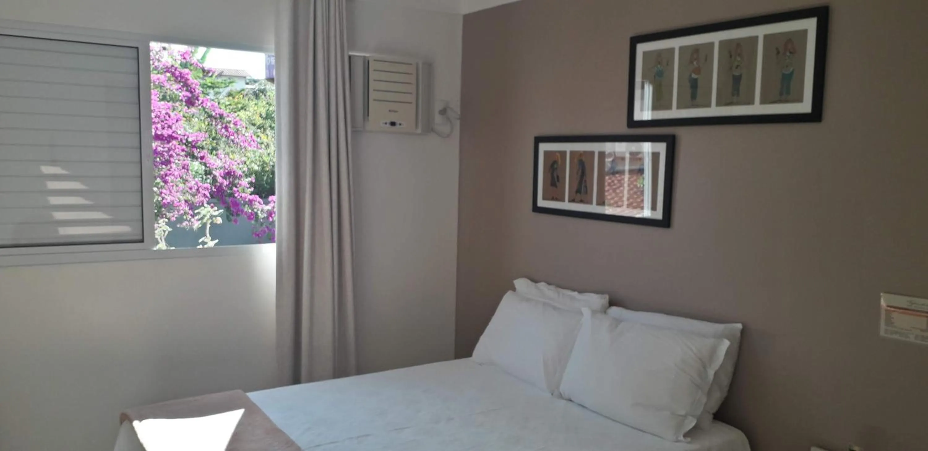 Bed in Tapindaré Hotel