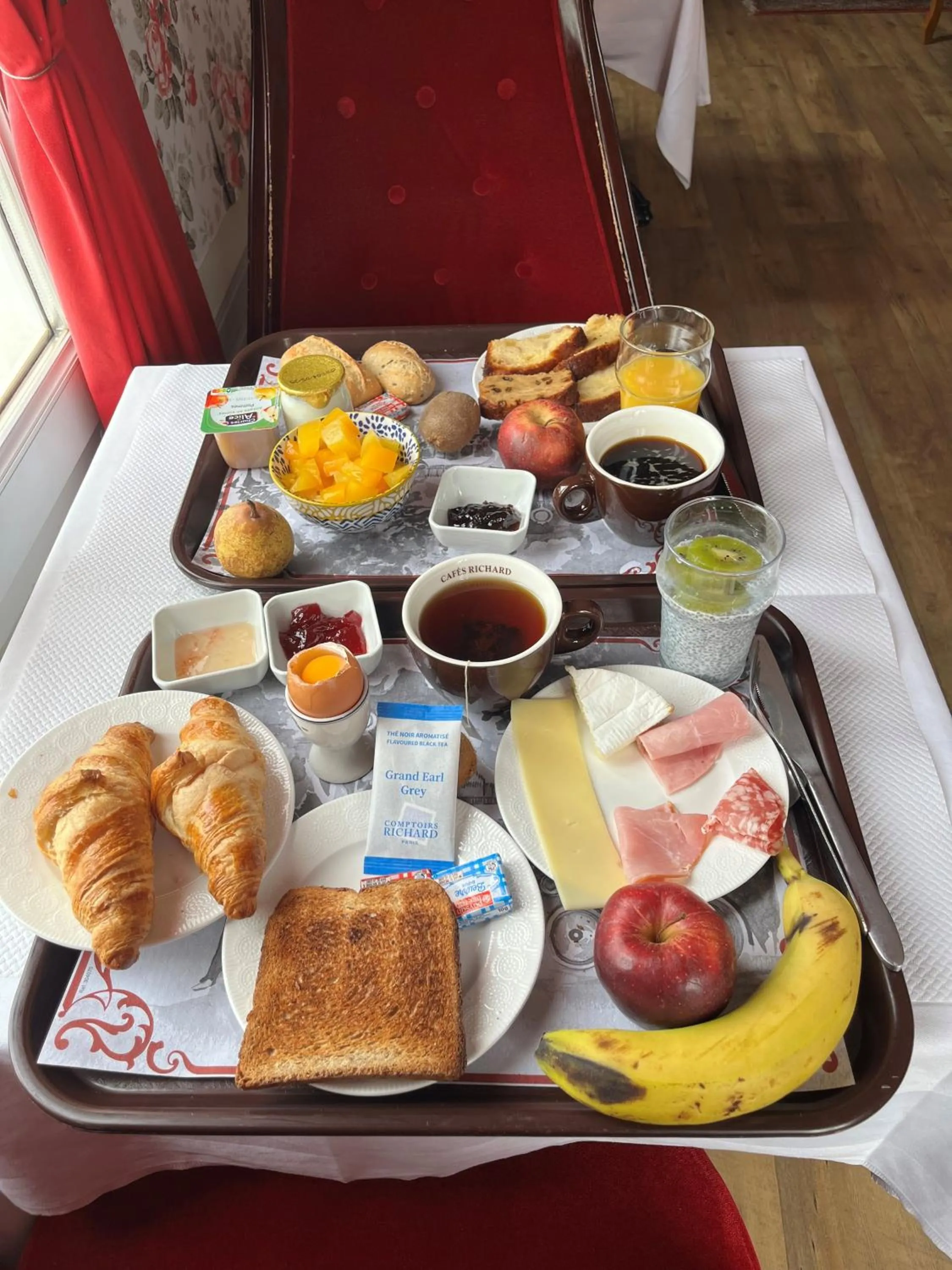 Breakfast in Hotel de Charme La Bonne Adresse - Logis hotels