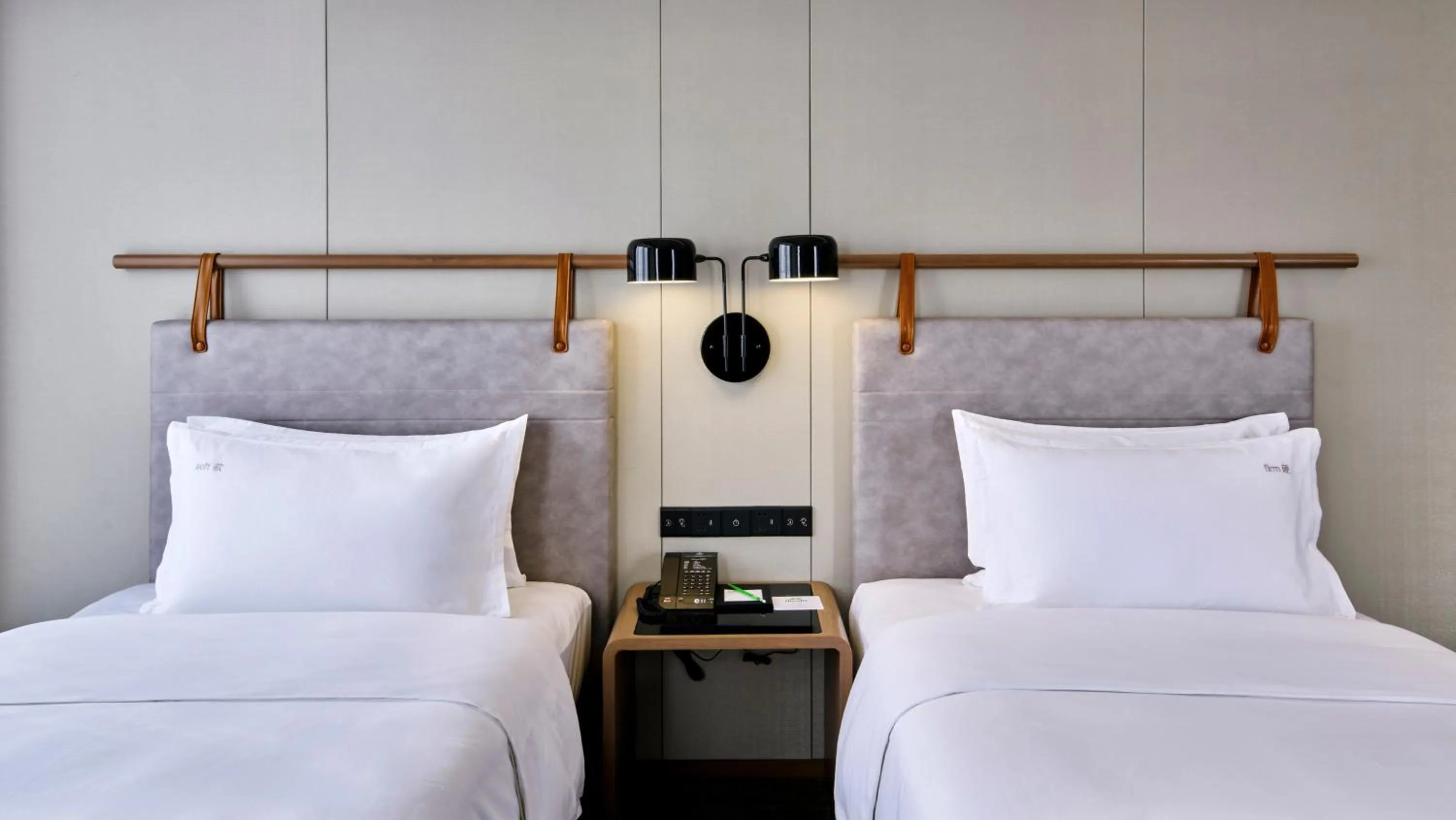 Photo of the whole room, Bed in Holiday Inn Guangzhou South Lake-an lHG Hotel