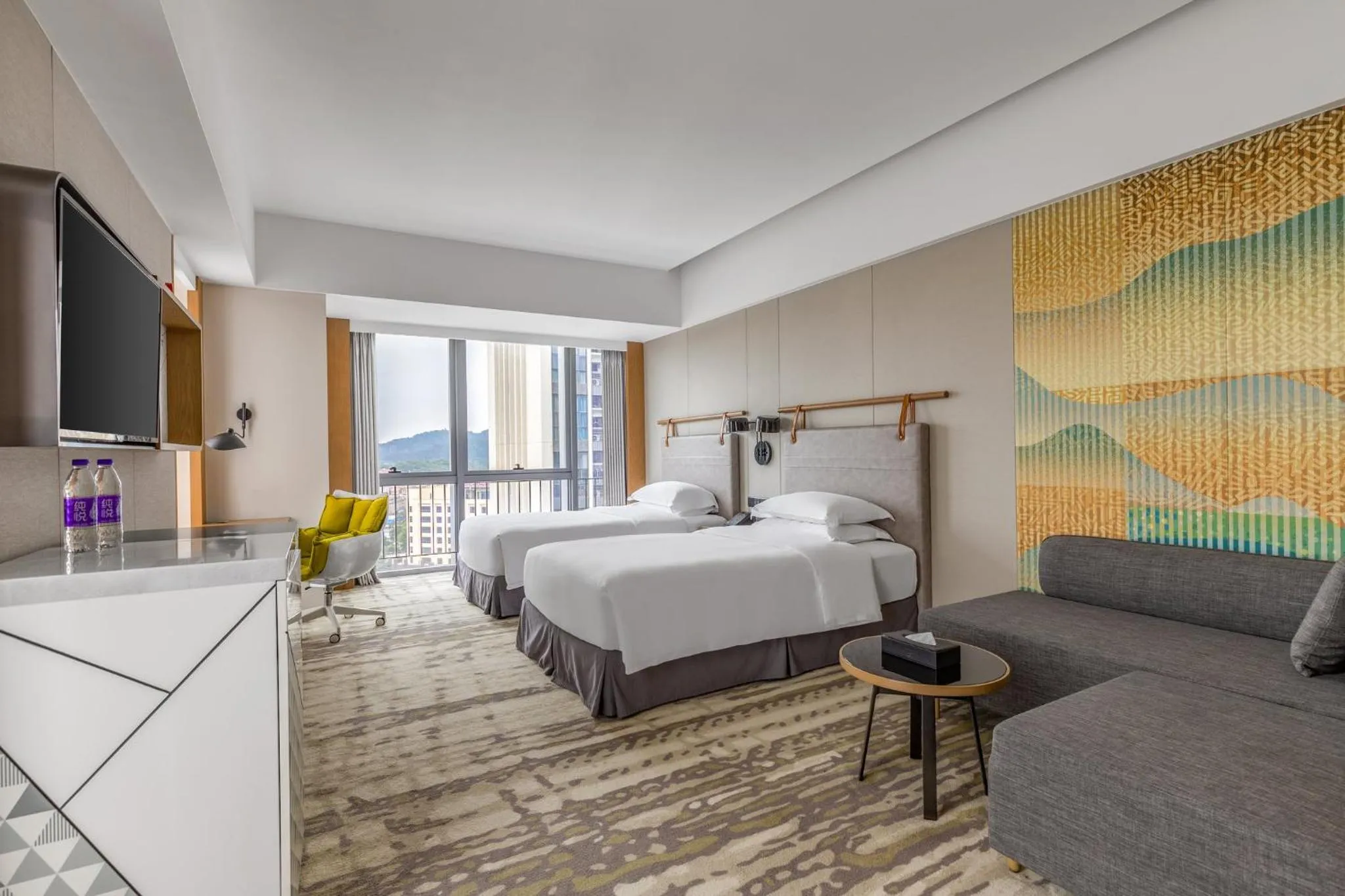 Photo of the whole room, Bed in Holiday Inn Guangzhou South Lake-an lHG Hotel