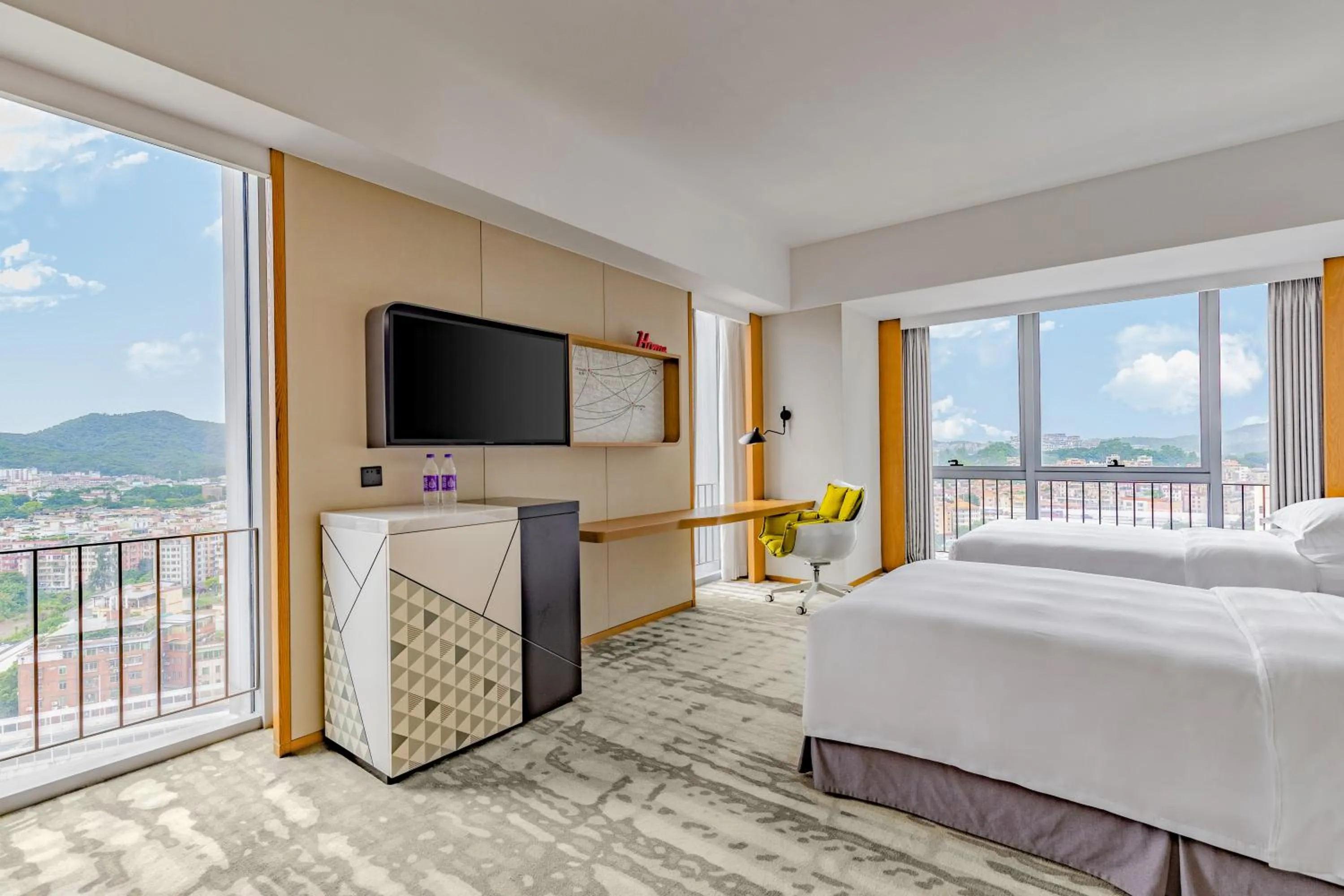 Bed in Holiday Inn Guangzhou South Lake-an lHG Hotel