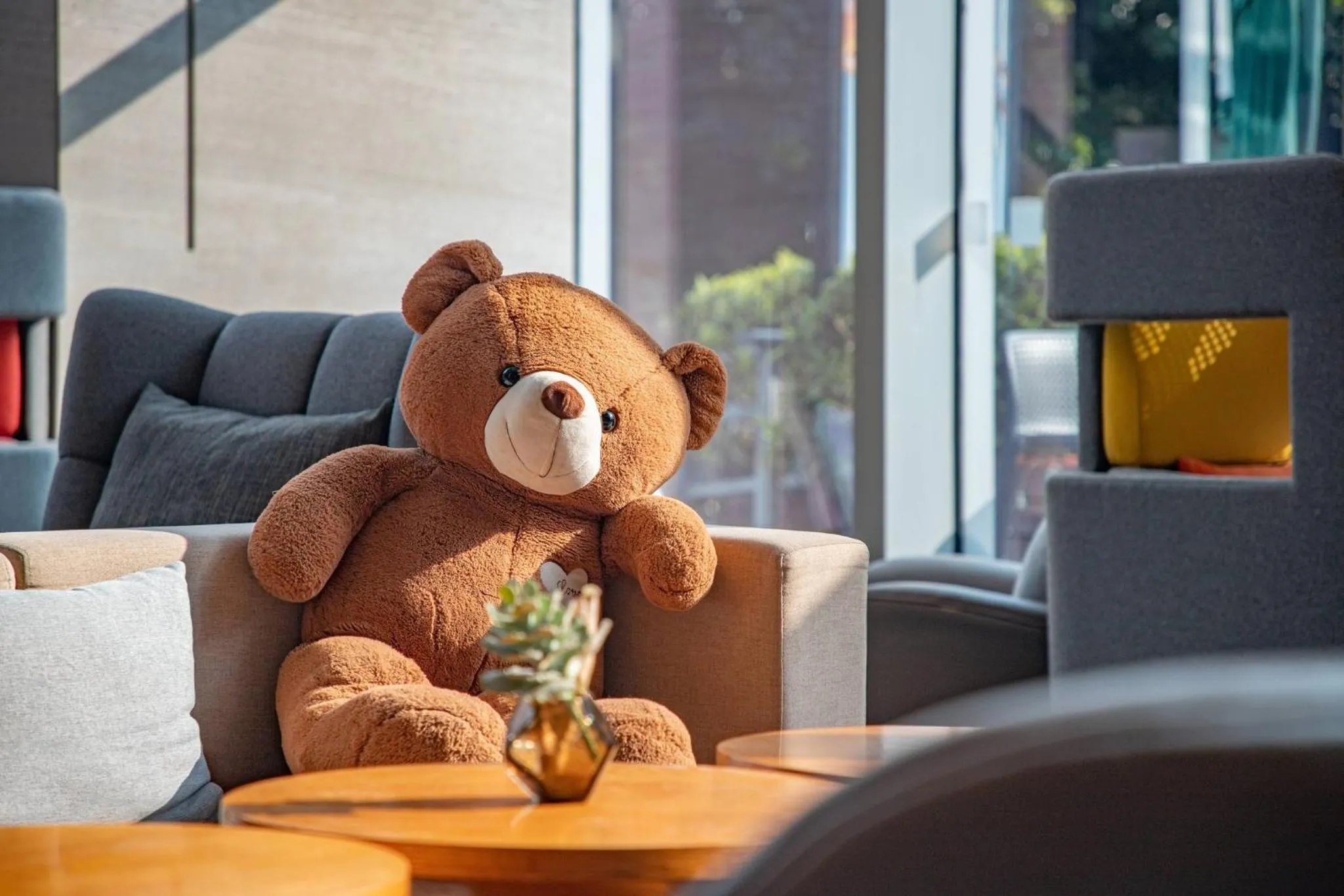 Property building in Holiday Inn Guangzhou South Lake-an lHG Hotel