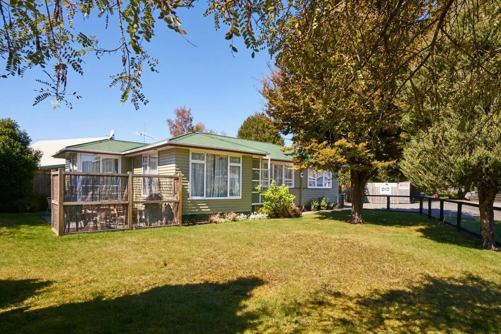 Accommodation Fiordland -The Three Bedroom House at 226A Milford Road Accommodation Fiordland -The Three Bedroom House at 226A Milford Road