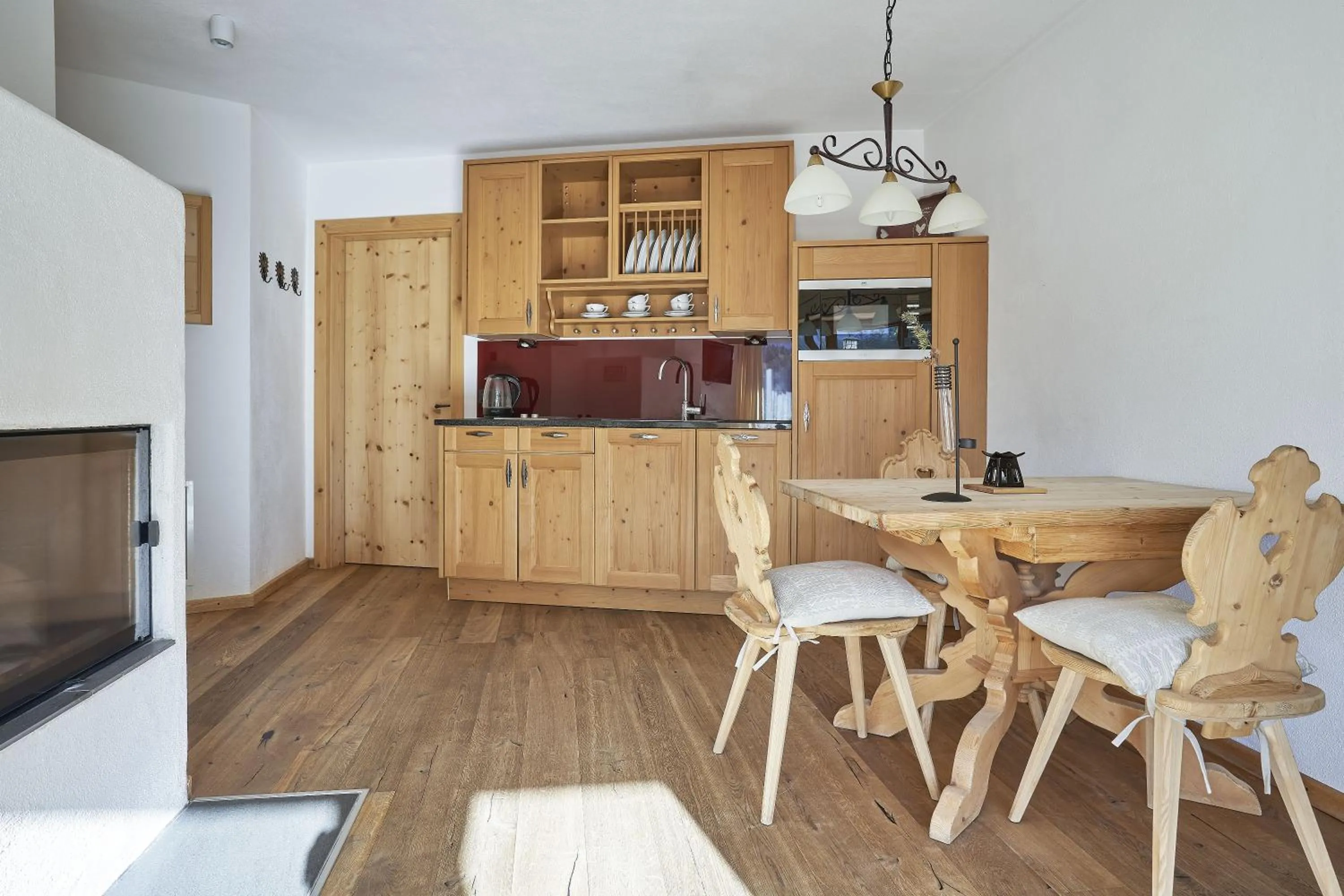 Kitchen or kitchenette in RosaMunde Apartments