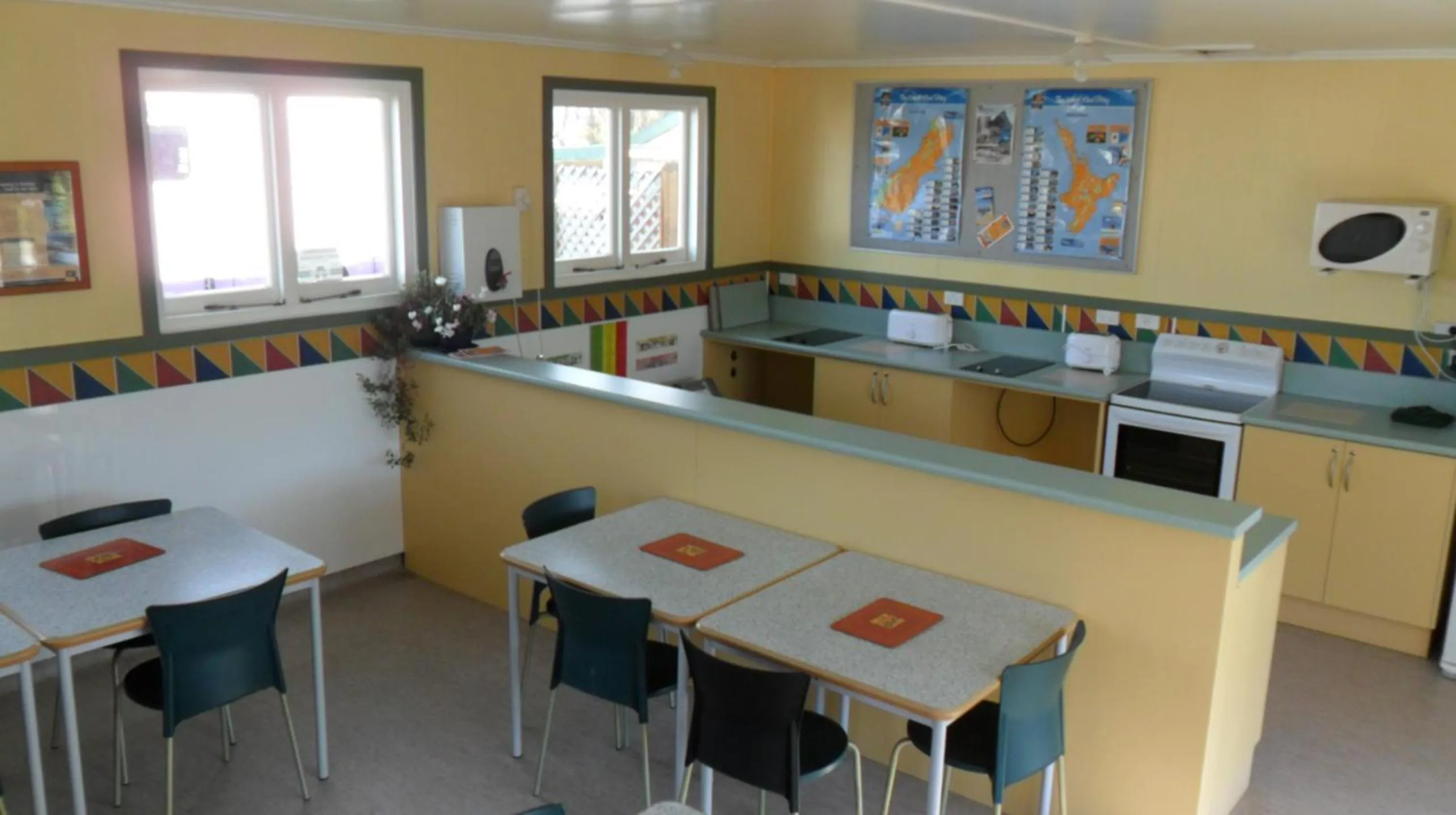 Kitchen or kitchenette in Timaru TOP 10 Holiday Park