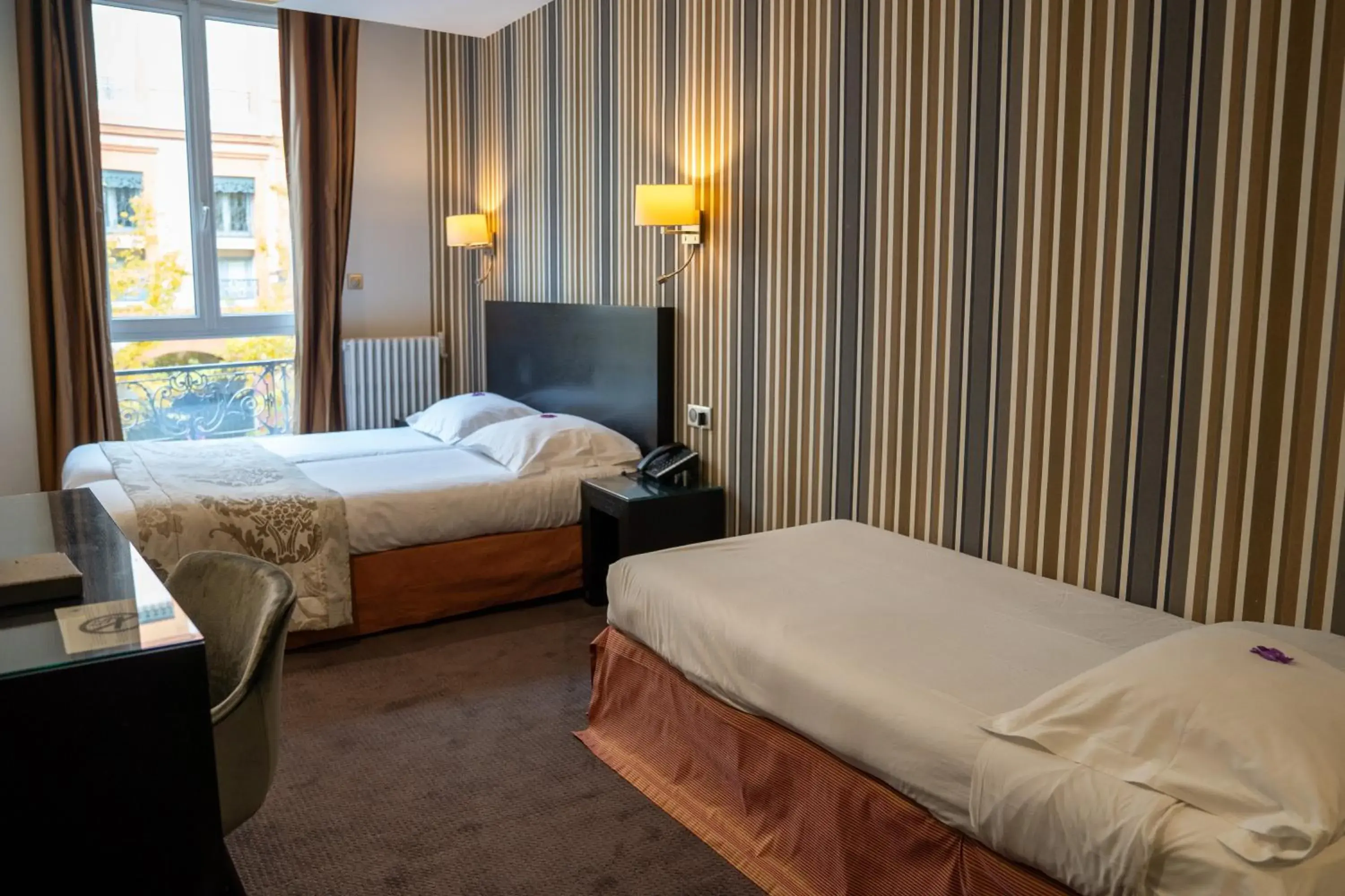 Triple Room in Grand Hôtel d'Orléans Triple Room in Grand Hôtel d'Orléans