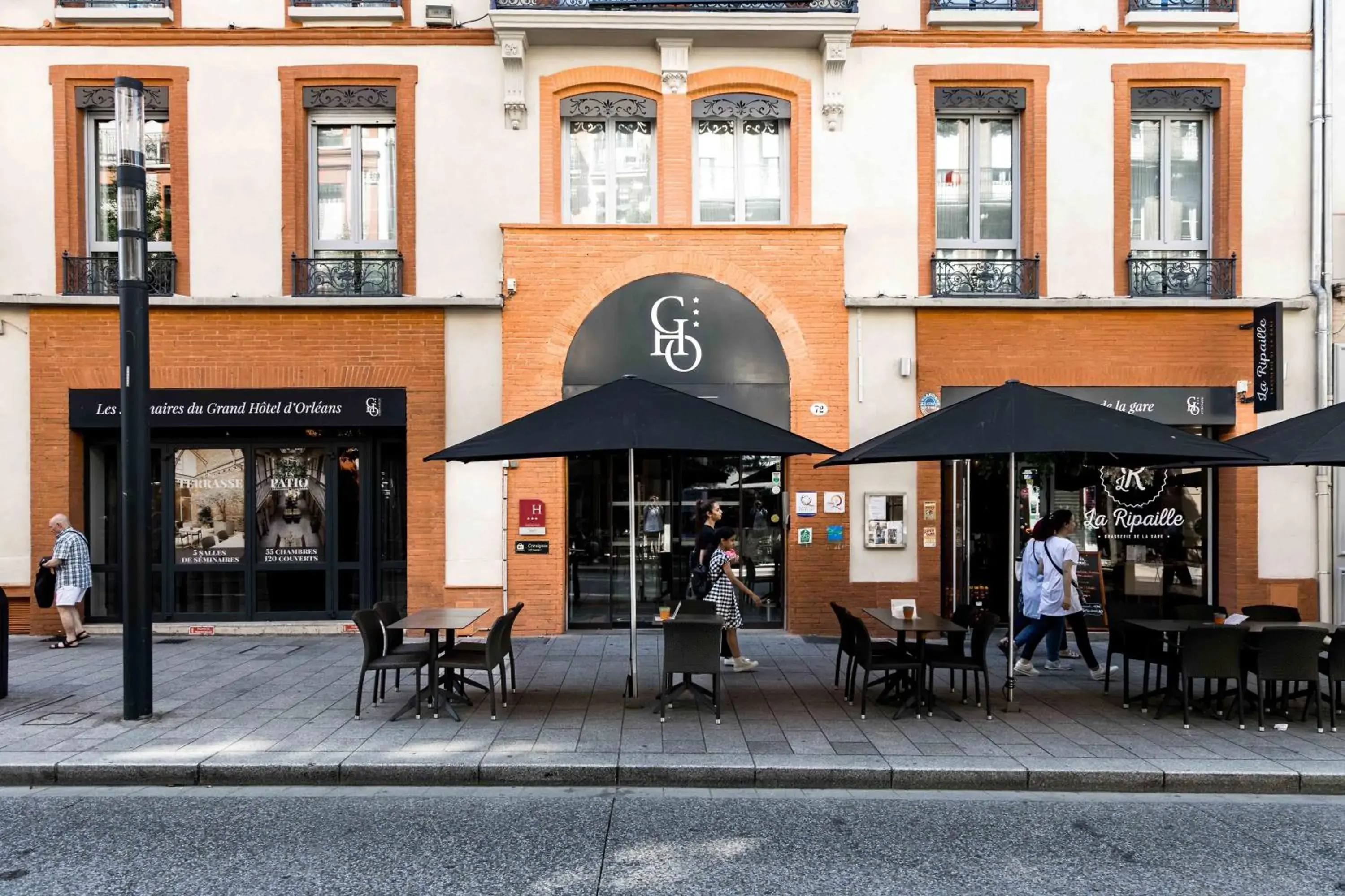 Facade/entrance in Grand Hôtel d'Orléans Facade/entrance in Grand Hôtel d'Orléans