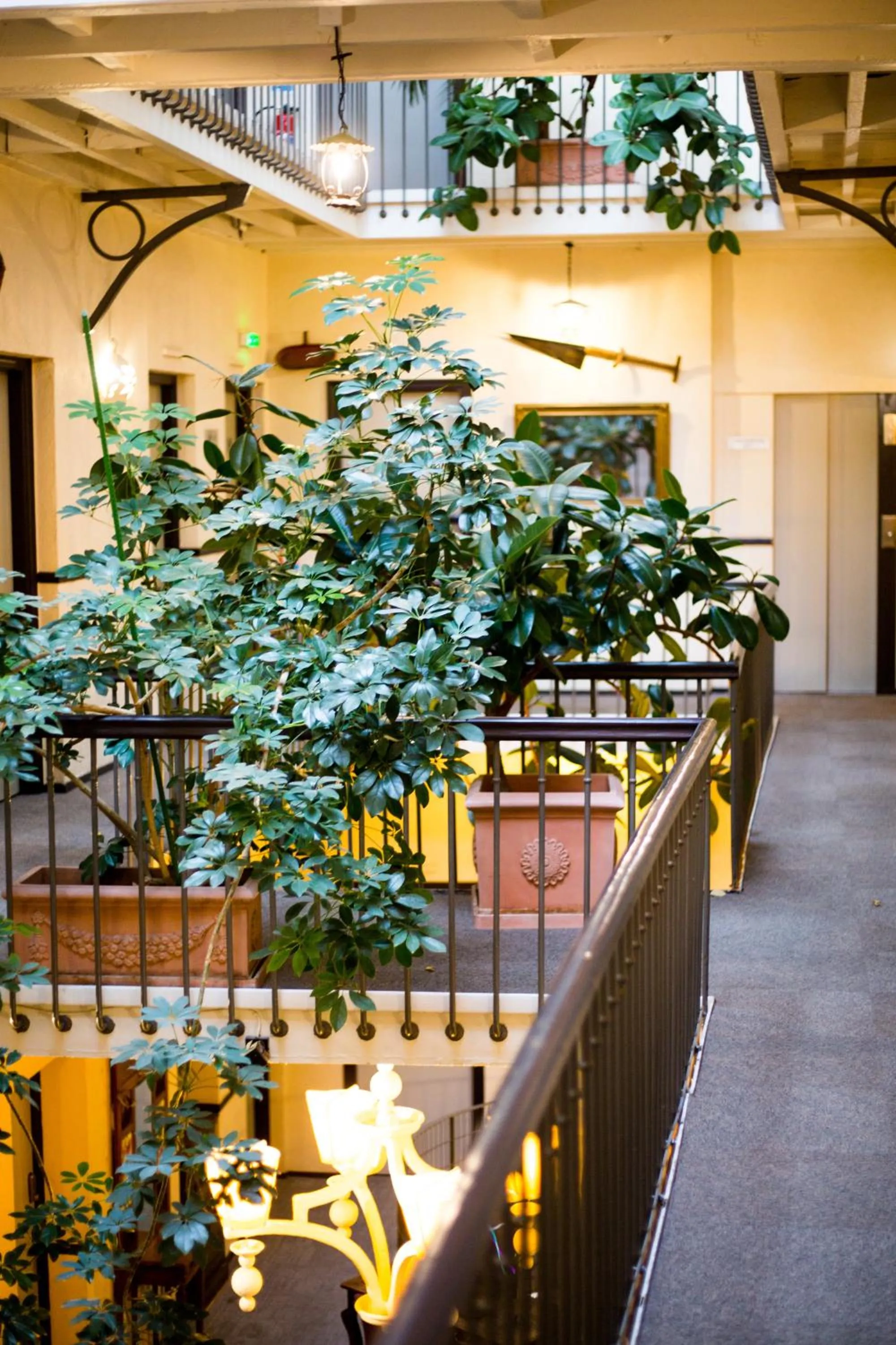 Communal lounge/ TV room in Grand Hôtel d'Orléans