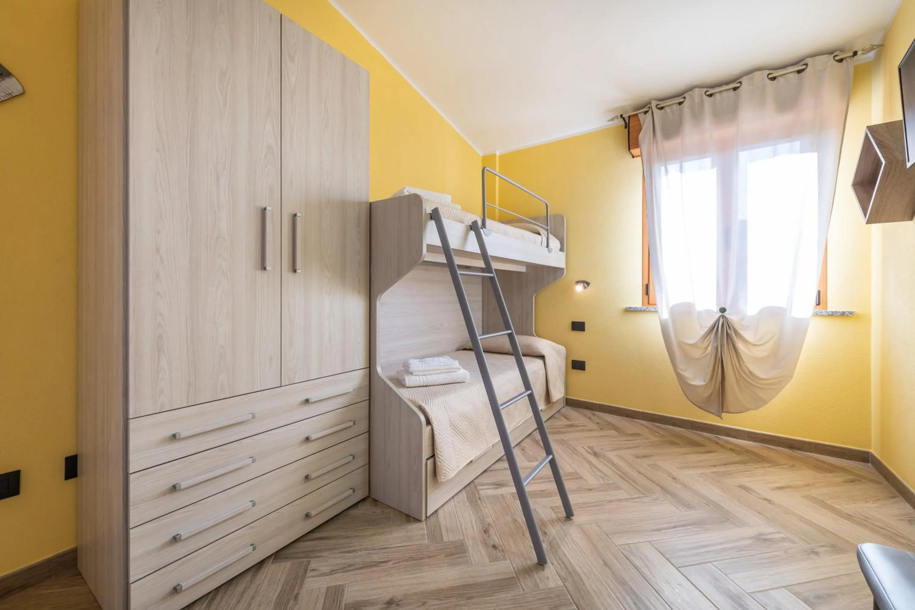 Bedroom, Bed in Paradise Home