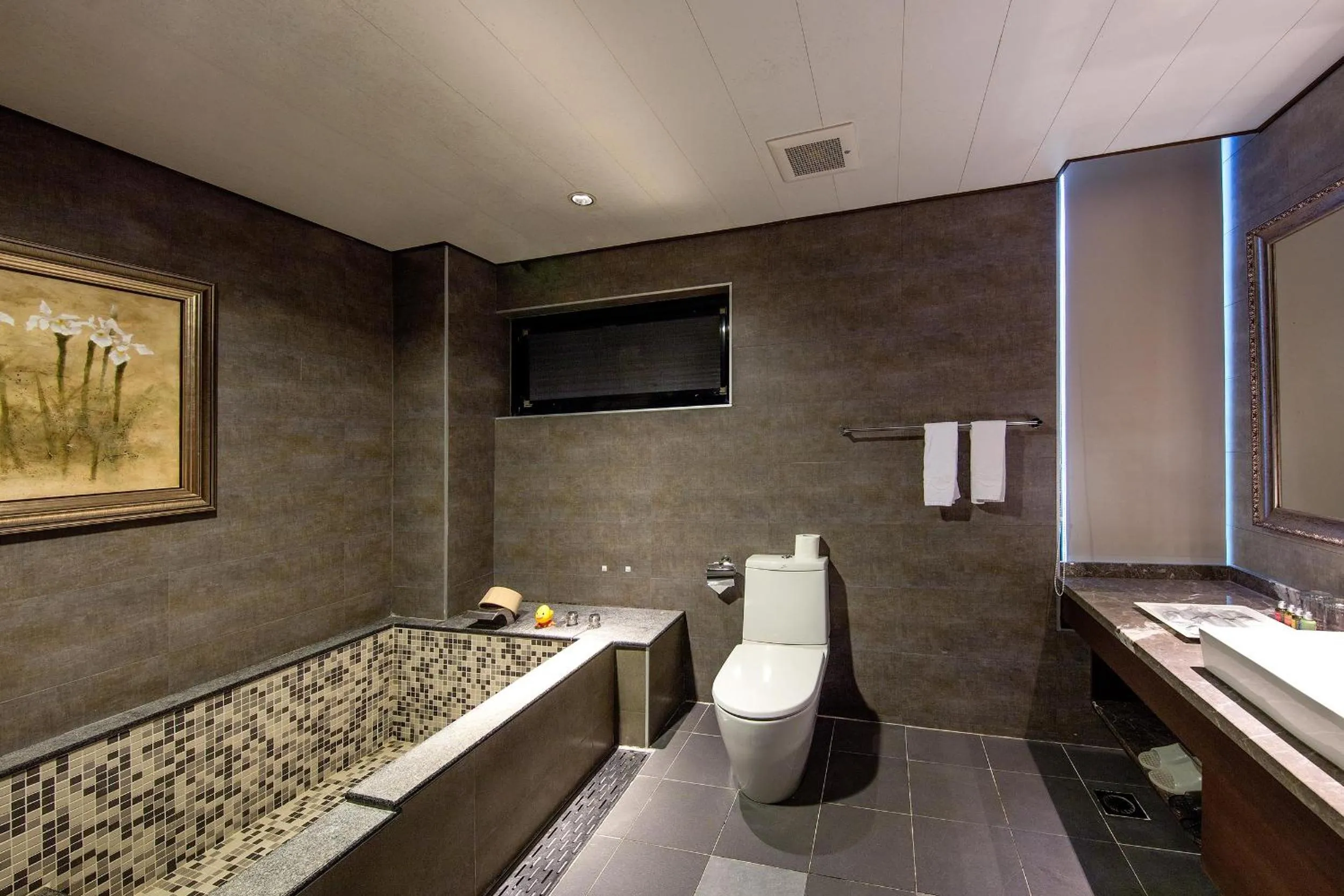 Toilet in Great Roots Forestry Spa Resort