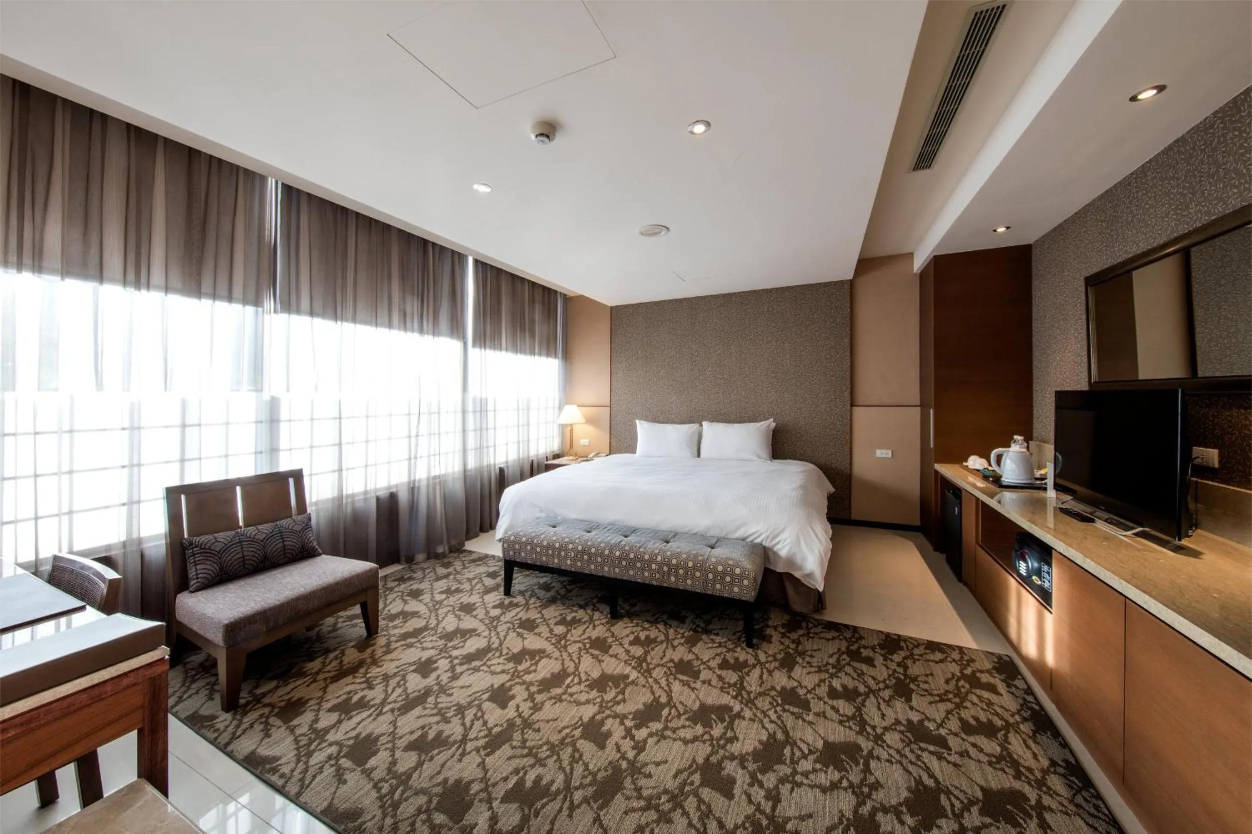 Bed in Great Roots Forestry Spa Resort