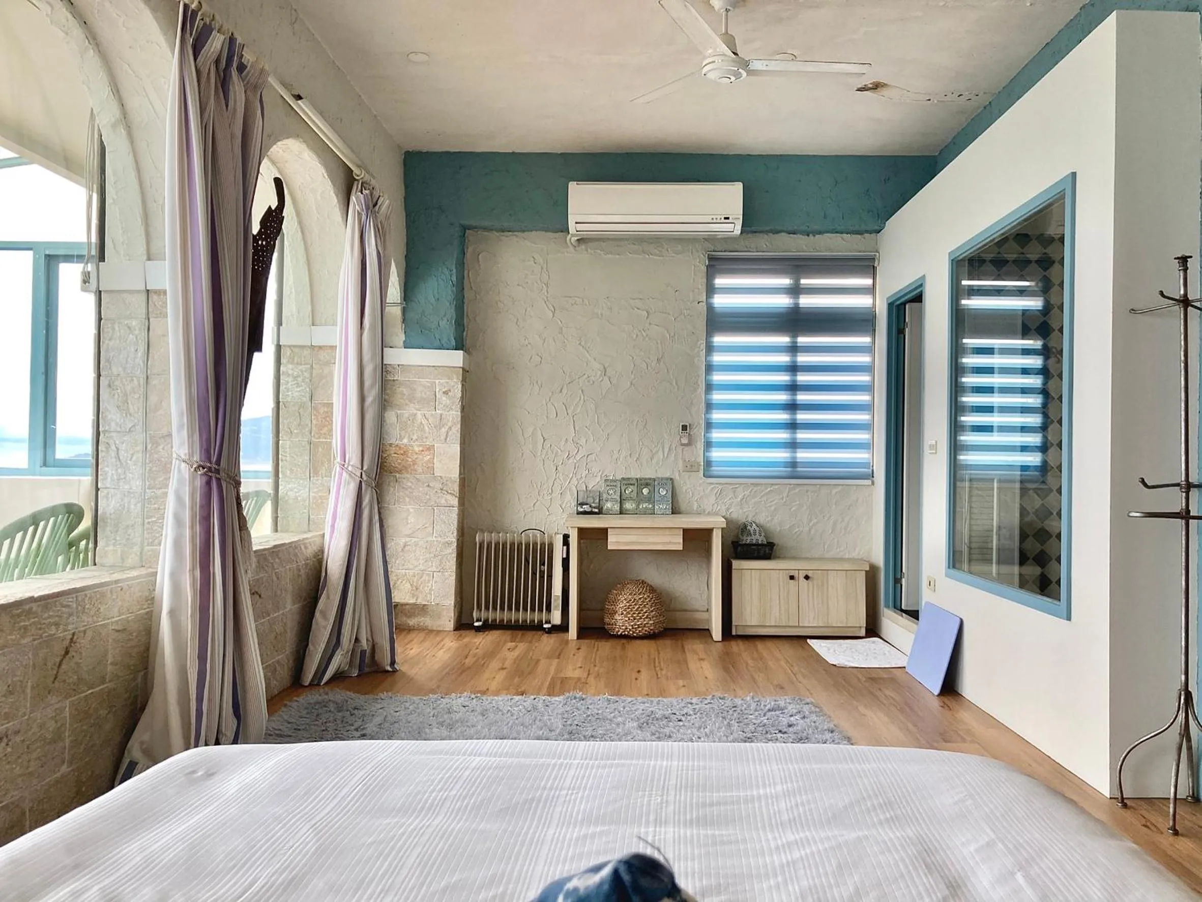 Bed in 海邊邊民宿 Near Seaside B&B 民宿1092號