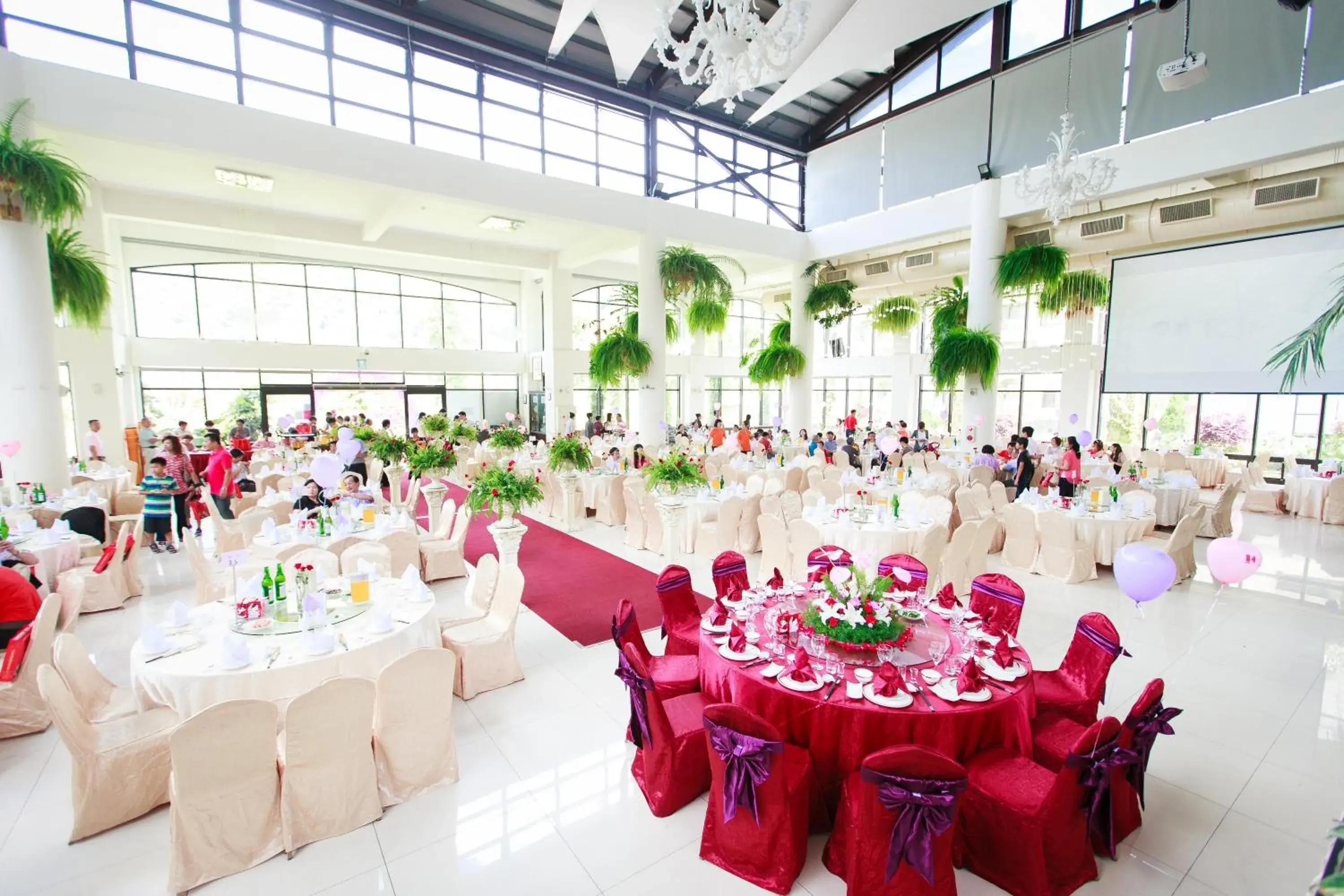 Restaurant/places to eat in Tai-Yi Red Maple Resort Restaurant/places to eat in Tai-Yi Red Maple Resort