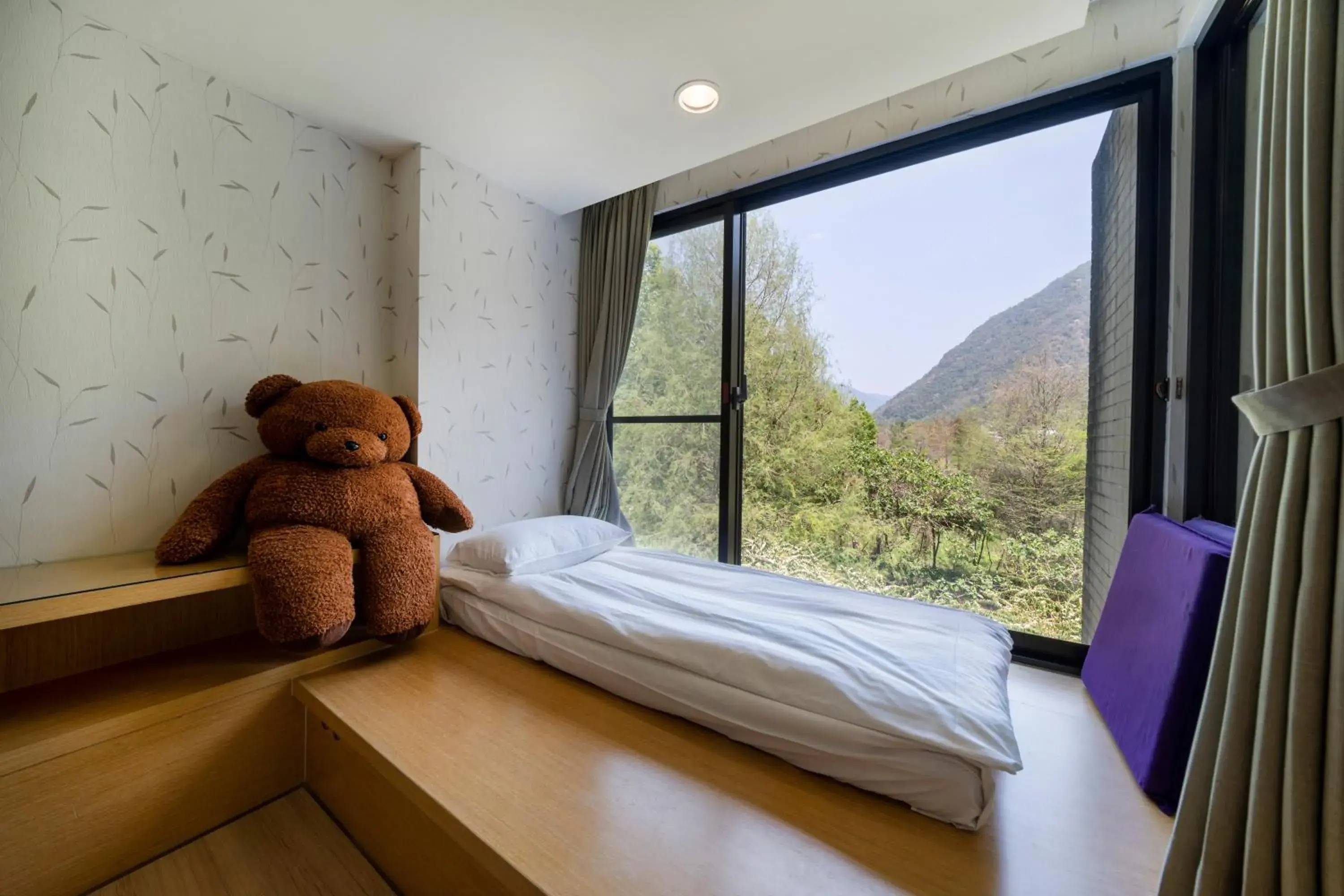 Bed in Tai-Yi Red Maple Resort Bed in Tai-Yi Red Maple Resort