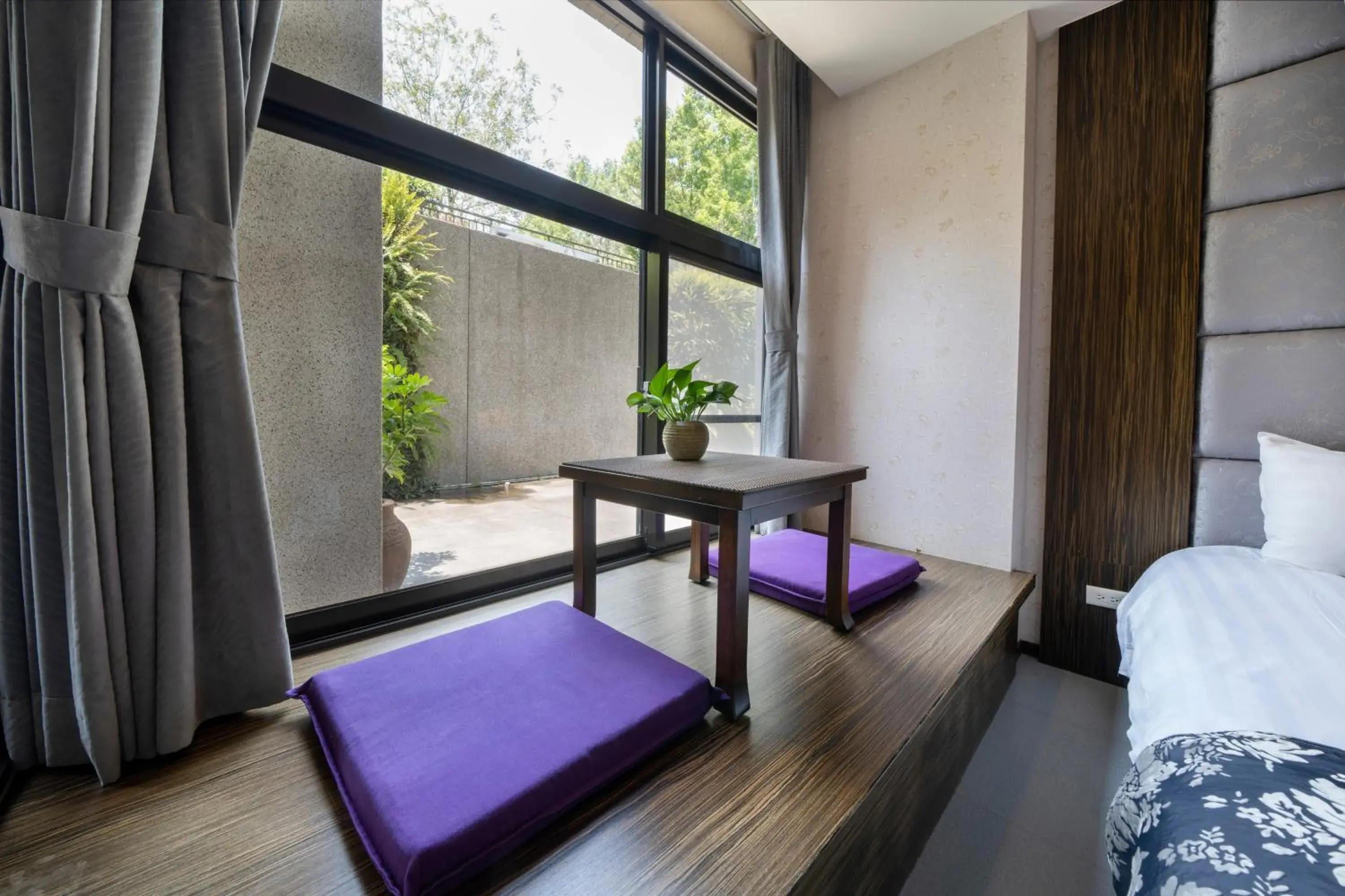 Bed in Tai-Yi Red Maple Resort Bed in Tai-Yi Red Maple Resort