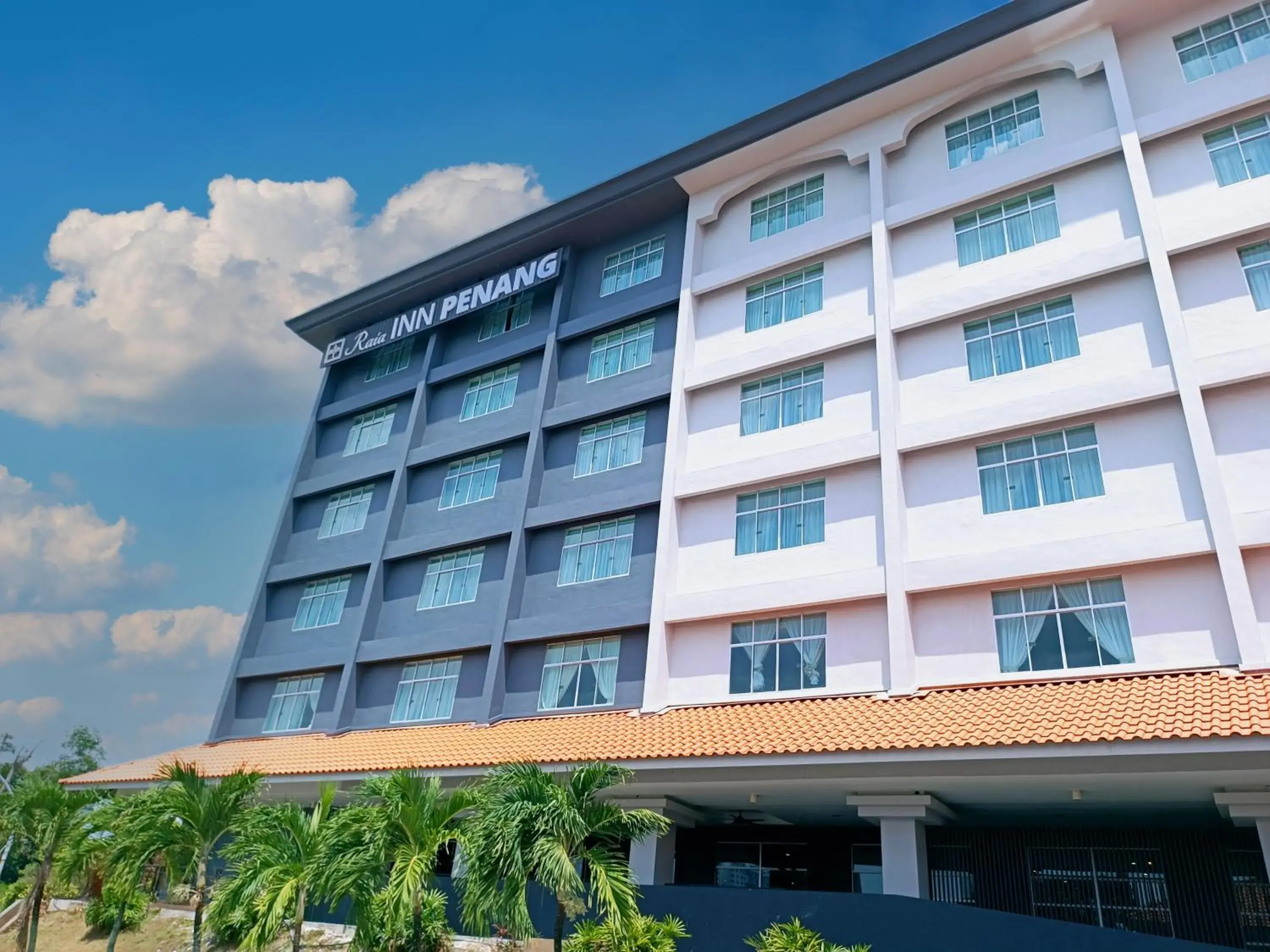 Property building in Raia Inn Penang Property building in Raia Inn Penang