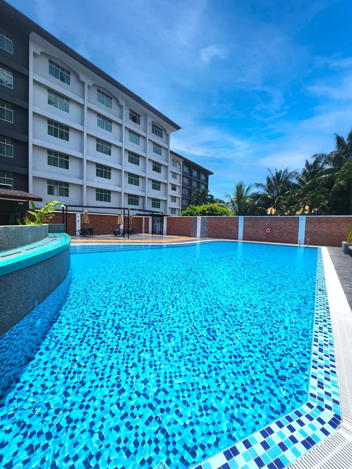 Swimming pool in Raia Inn Penang